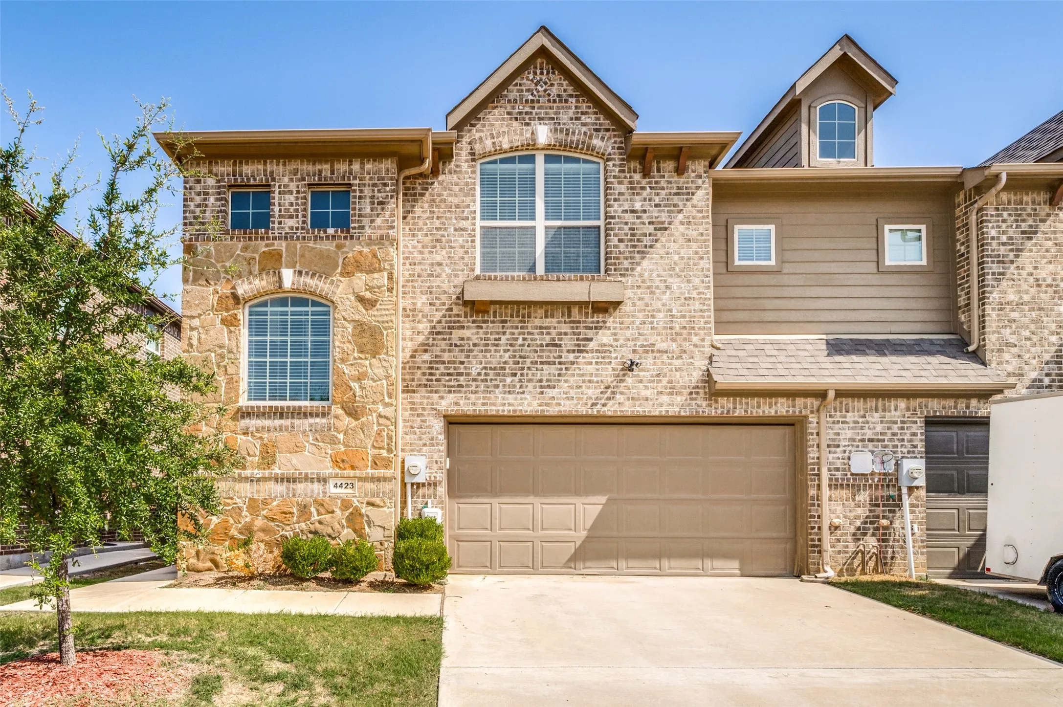 Townhouse For Sale in Dallas County , 4423 Samarth Street, Irving, Texas 75061, 4 Bedroom, 3 Bathroom, 2 Garage spaces, 2,320 Sqft, built in 2017, mls#21357524, Real Estate Agent in Irving, Homes For Sale in Dallas county, Homes For Sale in Irving, Realtor in Irving Texas, Real Estate Brokerage Independent Realty Texas, Luminita Cordes Realtor