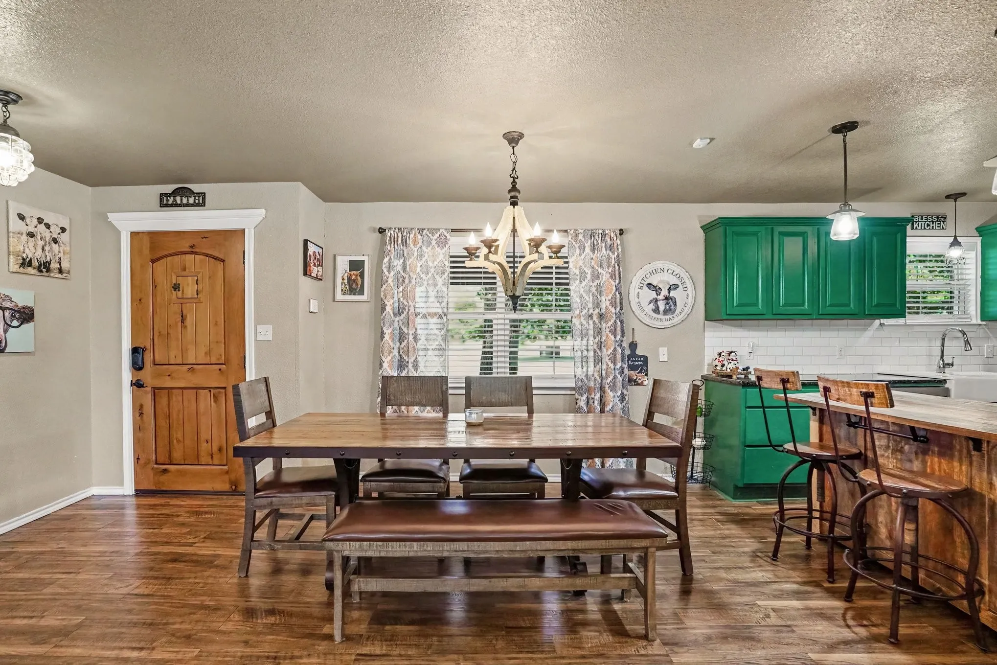 Single Family Residence For Sale in Johnson County , 3845 County Road 415, Alvarado, Texas 76009, 2 Bedroom, 2 Bathroom, 2 Garage spaces, 1,916 Sqft, built in 1965, mls#21356998, Real Estate Agent in Alvarado, Homes For Sale in Johnson county, Homes For Sale in Alvarado, Realtor in Alvarado Texas, Real Estate Brokerage Independent Realty Texas, Luminita Cordes Realtor