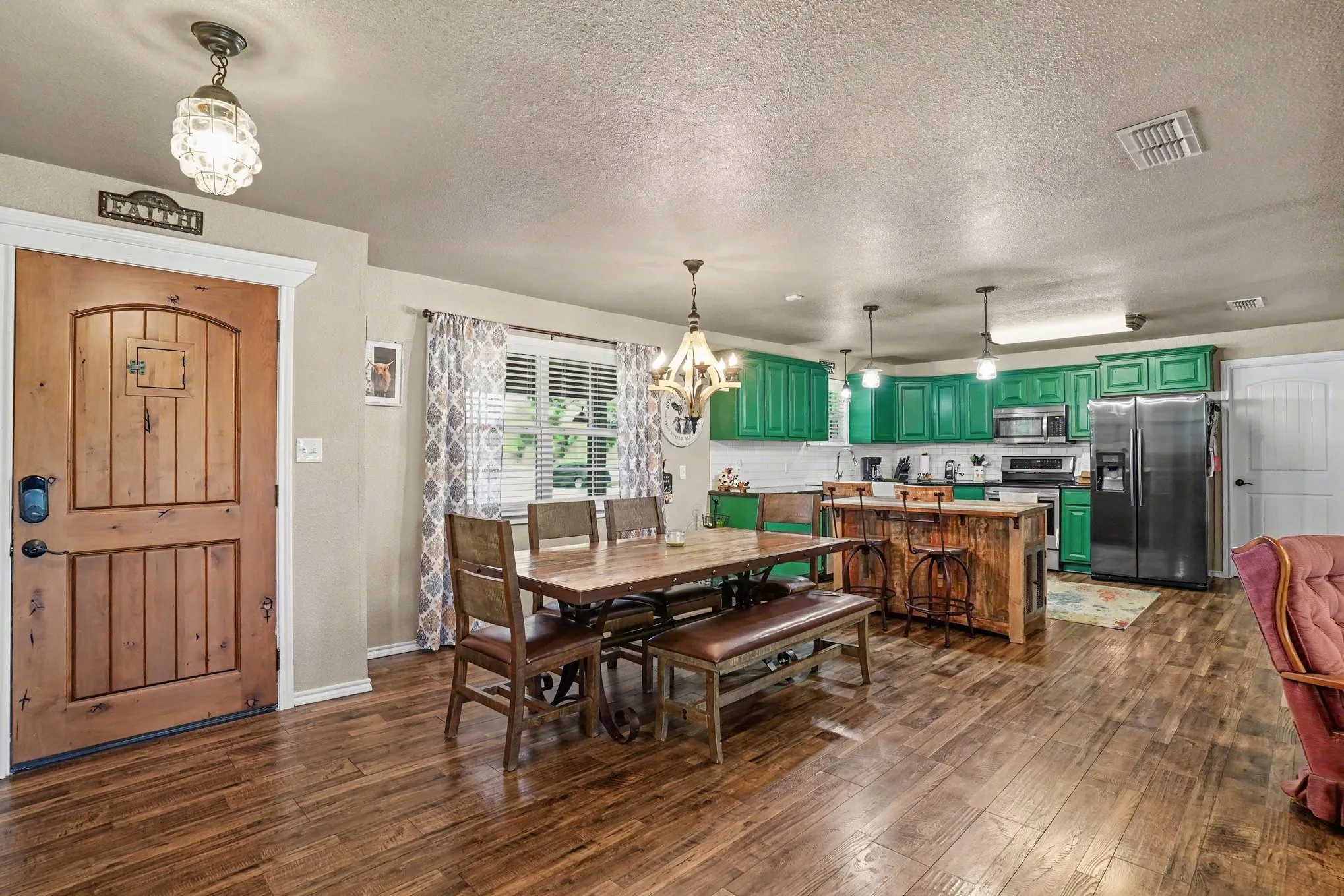Single Family Residence For Sale in Johnson County , 3845 County Road 415, Alvarado, Texas 76009, 2 Bedroom, 2 Bathroom, 2 Garage spaces, 1,916 Sqft, built in 1965, mls#21356998, Real Estate Agent in Alvarado, Homes For Sale in Johnson county, Homes For Sale in Alvarado, Realtor in Alvarado Texas, Real Estate Brokerage Independent Realty Texas, Luminita Cordes Realtor