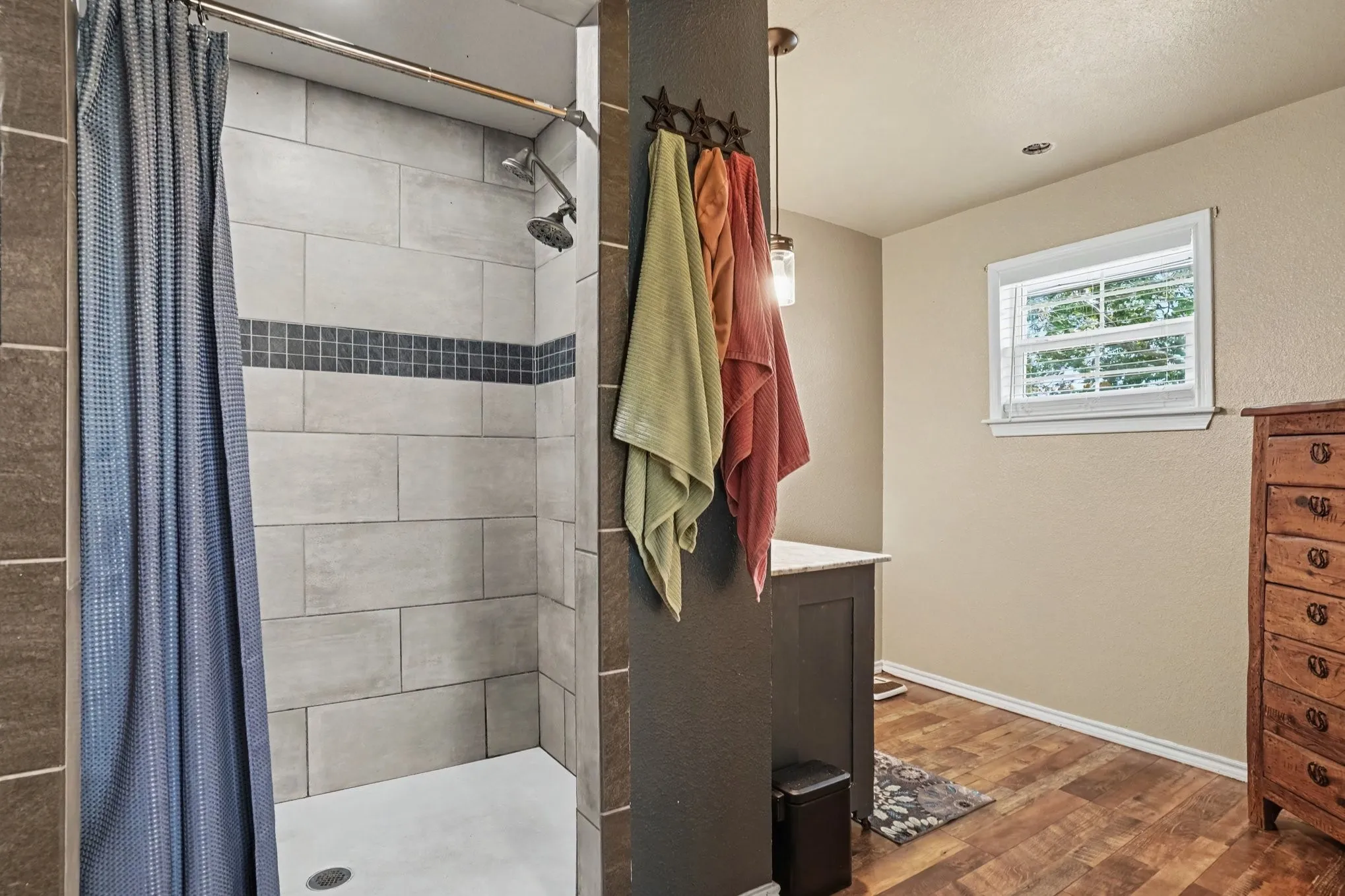 Single Family Residence For Sale in Johnson County , 3845 County Road 415, Alvarado, Texas 76009, 2 Bedroom, 2 Bathroom, 2 Garage spaces, 1,916 Sqft, built in 1965, mls#21356998, Real Estate Agent in Alvarado, Homes For Sale in Johnson county, Homes For Sale in Alvarado, Realtor in Alvarado Texas, Real Estate Brokerage Independent Realty Texas, Luminita Cordes Realtor