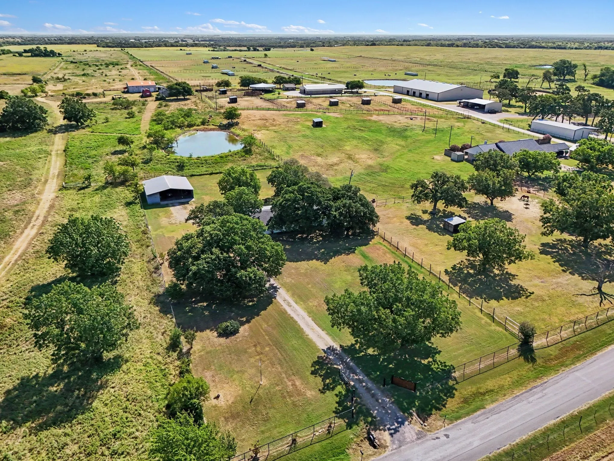 Single Family Residence For Sale in Johnson County , 3845 County Road 415, Alvarado, Texas 76009, 2 Bedroom, 2 Bathroom, 2 Garage spaces, 1,916 Sqft, built in 1965, mls#21356998, Real Estate Agent in Alvarado, Homes For Sale in Johnson county, Homes For Sale in Alvarado, Realtor in Alvarado Texas, Real Estate Brokerage Independent Realty Texas, Luminita Cordes Realtor