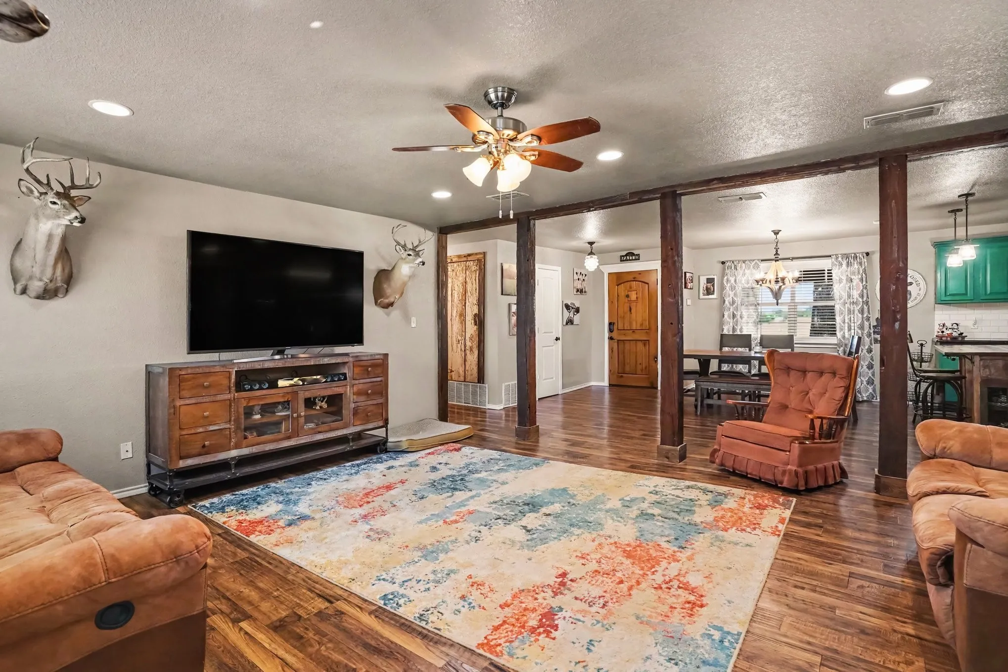Single Family Residence For Sale in Johnson County , 3845 County Road 415, Alvarado, Texas 76009, 2 Bedroom, 2 Bathroom, 2 Garage spaces, 1,916 Sqft, built in 1965, mls#21356998, Real Estate Agent in Alvarado, Homes For Sale in Johnson county, Homes For Sale in Alvarado, Realtor in Alvarado Texas, Real Estate Brokerage Independent Realty Texas, Luminita Cordes Realtor
