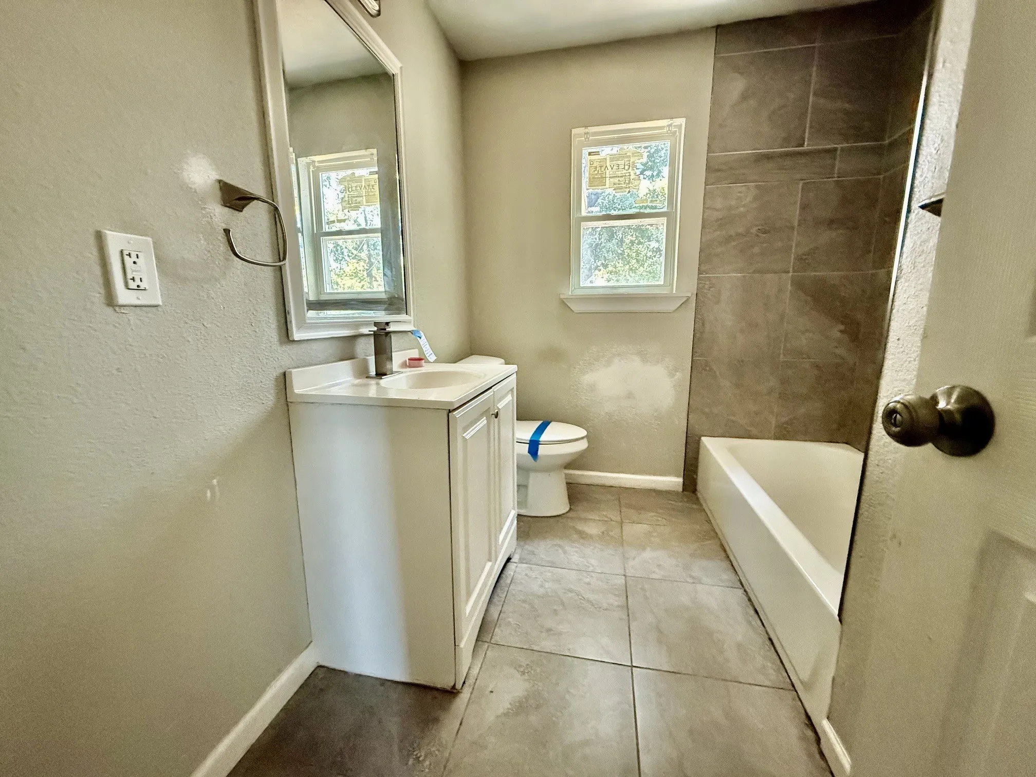 Single Family Residence For Sale in Tarrant County , 1521 Withers Street, Fort Worth, Texas 76105, 3 Bedroom, 1 Bathroom, Garage spaces, 883 Sqft, built in 1954, mls#21341609, Real Estate Agent in Fort Worth, Homes For Sale in Tarrant county, Homes For Sale in Fort Worth, Realtor in Fort Worth Texas, Real Estate Brokerage Independent Realty Texas, Luminita Cordes Realtor