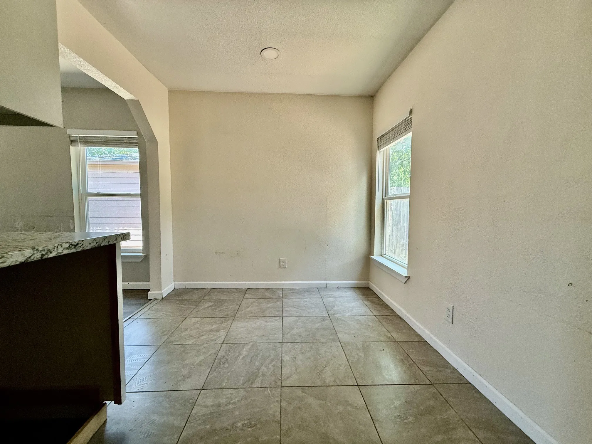 Single Family Residence For Sale in Tarrant County , 1521 Withers Street, Fort Worth, Texas 76105, 3 Bedroom, 1 Bathroom, Garage spaces, 883 Sqft, built in 1954, mls#21341609, Real Estate Agent in Fort Worth, Homes For Sale in Tarrant county, Homes For Sale in Fort Worth, Realtor in Fort Worth Texas, Real Estate Brokerage Independent Realty Texas, Luminita Cordes Realtor
