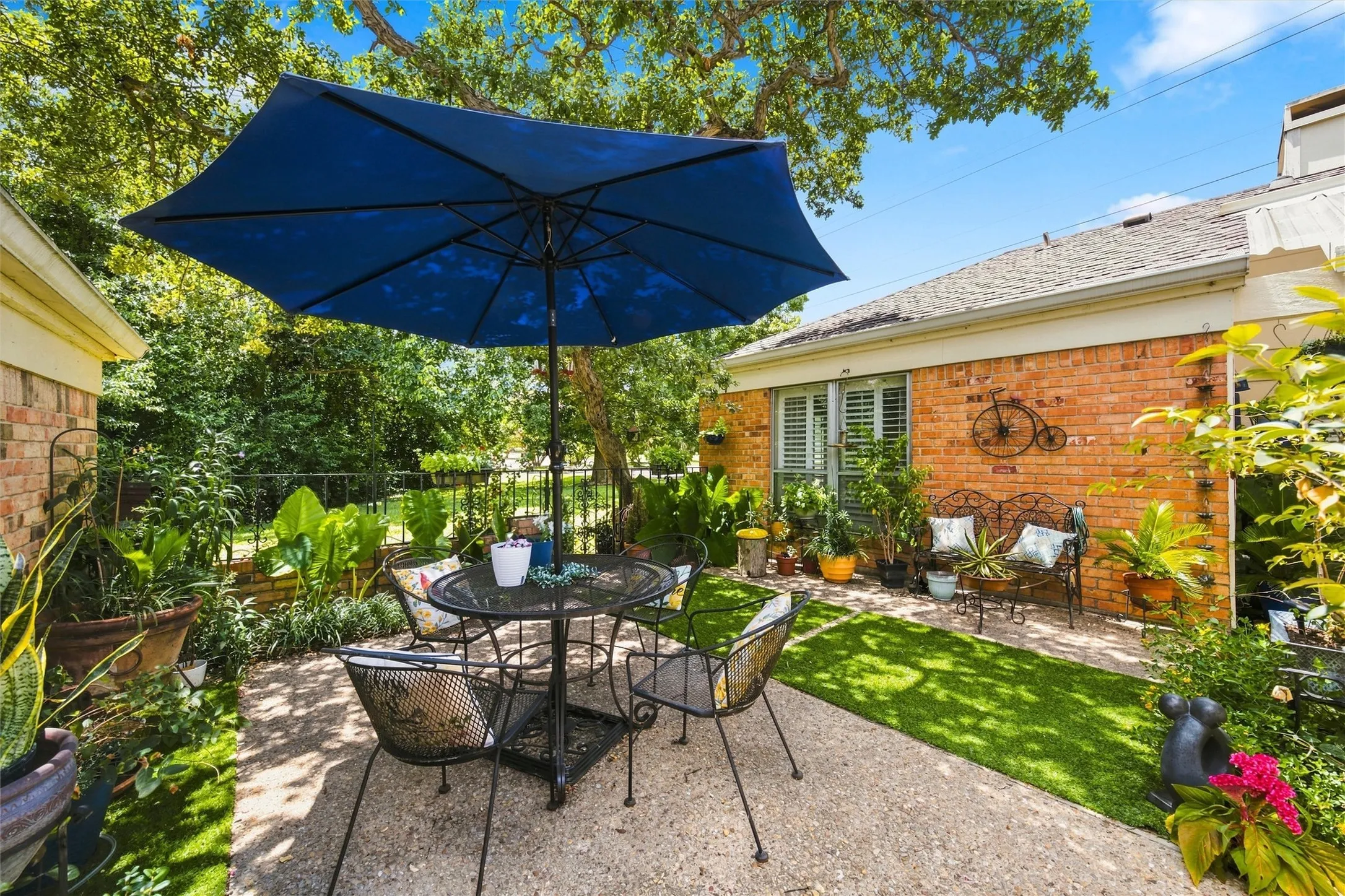Single Family Residence For Sale in Mc Lennan County , 3209 Creekwood Circle, Waco, Texas 76710, 2 Bedroom, 2 Bathroom, 2 Garage spaces, 1,396 Sqft, built in 1980, mls#21359720, Real Estate Agent in Waco, Homes For Sale in Mc Lennan county, Homes For Sale in Waco, Realtor in Waco Texas, Real Estate Brokerage Independent Realty Texas, Luminita Cordes Realtor