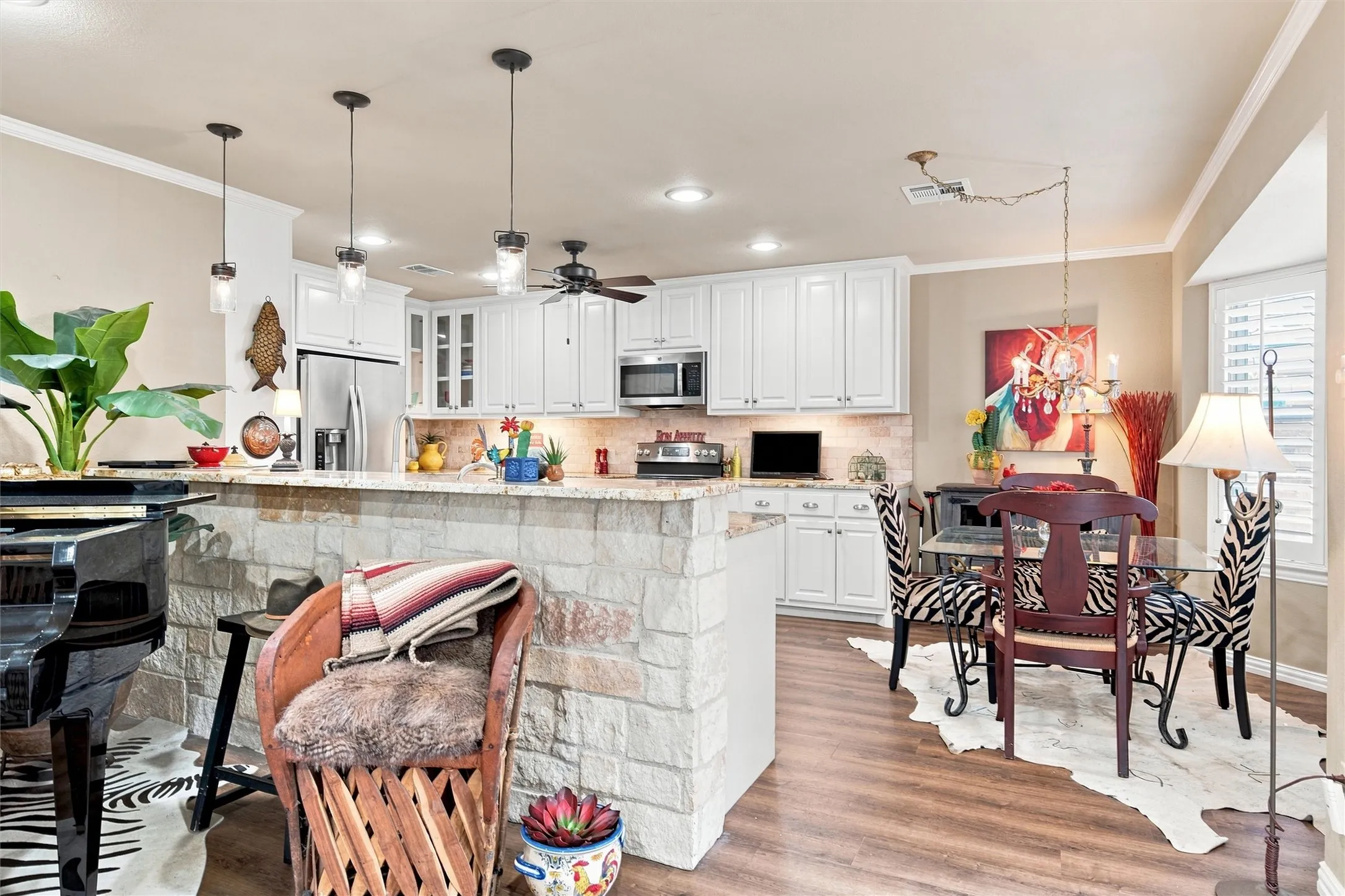 Single Family Residence For Sale in Mc Lennan County , 3209 Creekwood Circle, Waco, Texas 76710, 2 Bedroom, 2 Bathroom, 2 Garage spaces, 1,396 Sqft, built in 1980, mls#21359720, Real Estate Agent in Waco, Homes For Sale in Mc Lennan county, Homes For Sale in Waco, Realtor in Waco Texas, Real Estate Brokerage Independent Realty Texas, Luminita Cordes Realtor