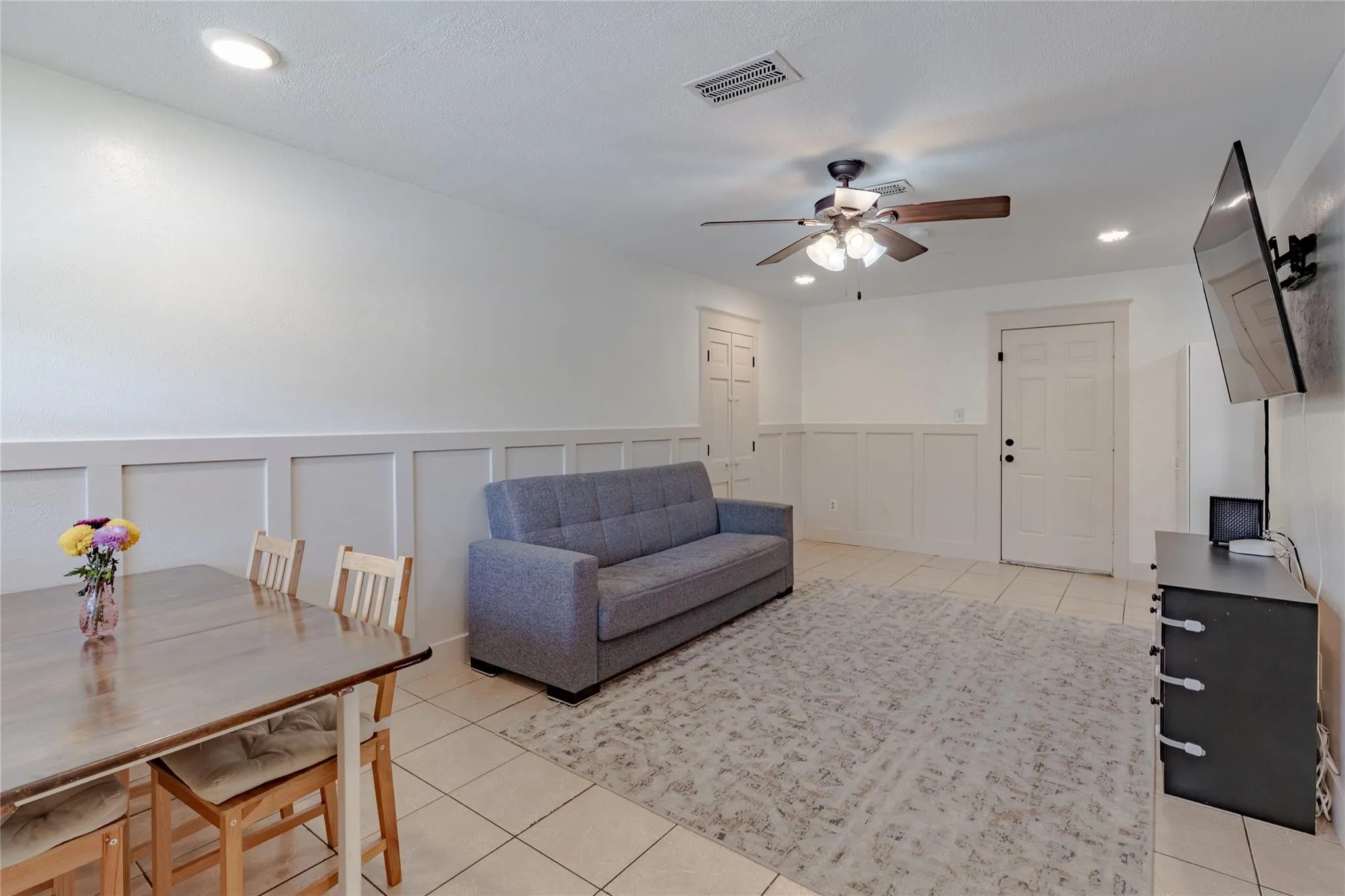 Single Family Residence For Sale in Wise County , 200 Hale Avenue, Decatur, Texas 76234, 3 Bedroom, 2 Bathroom, Garage spaces, 1,118 Sqft, built in 1965, mls#21359488, Real Estate Agent in Decatur, Homes For Sale in Wise county, Homes For Sale in Decatur, Realtor in Decatur Texas, Real Estate Brokerage Independent Realty Texas, Luminita Cordes Realtor