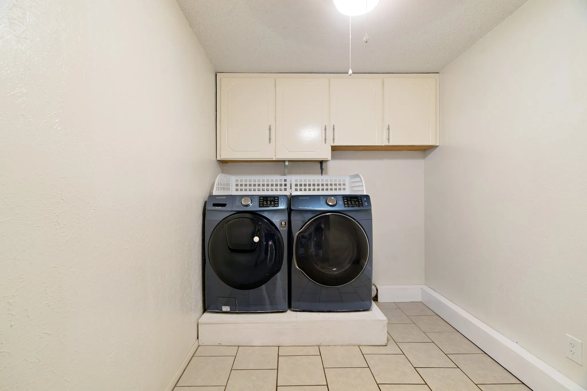 Single Family Residence For Sale in Red River (TX) County , 602 S Hall Street, Clarksville, Texas 75426, 3 Bedroom, 2 Bathroom, Garage spaces, 1,432 Sqft, built in 1978, mls#21358648, Real Estate Agent in Clarksville, Homes For Sale in Red River (TX) county, Homes For Sale in Clarksville, Realtor in Clarksville Texas, Real Estate Brokerage Independent Realty Texas, Luminita Cordes Realtor
