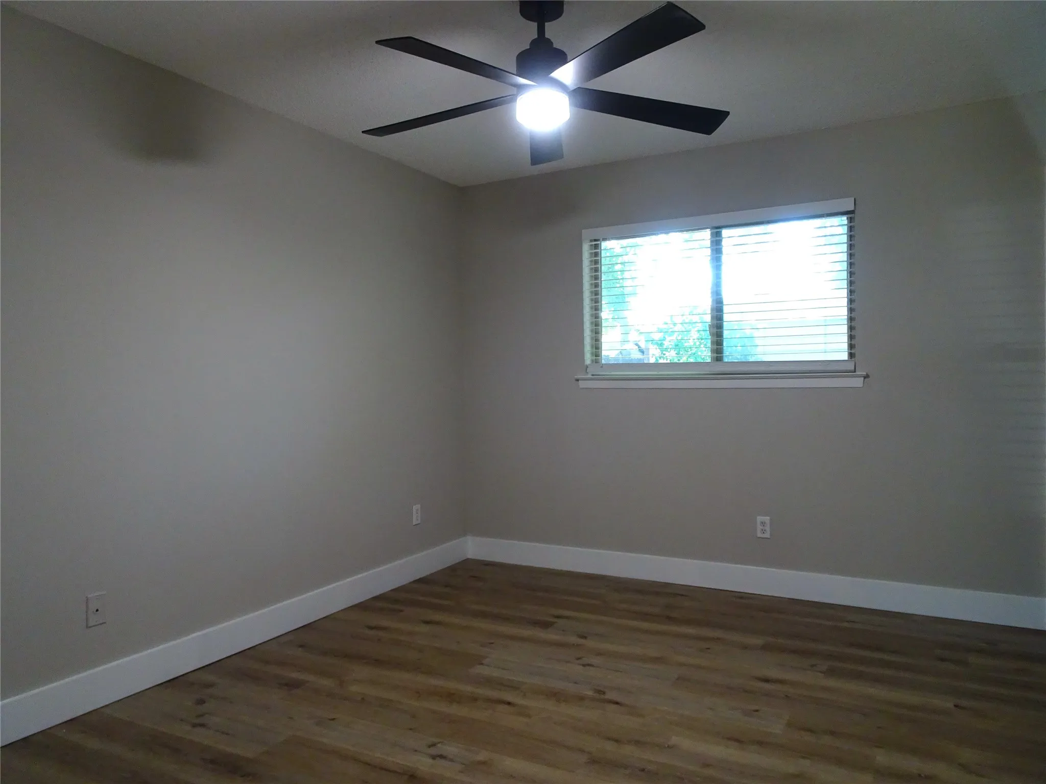 Single Family Residence For Rent in Dallas County , 3110 Sandra Lane, Rowlett, Texas 75088, 3 Bedroom, 2 Bathroom, 1 Garage spaces, 1,043 Sqft, built in 1971, mls#21356377, Real Estate Agent in Rowlett, Homes For Rent in Dallas county, Homes For Rent in Rowlett, Realtor in Rowlett Texas, Real Estate Brokerage Independent Realty Texas, Luminita Cordes Realtor