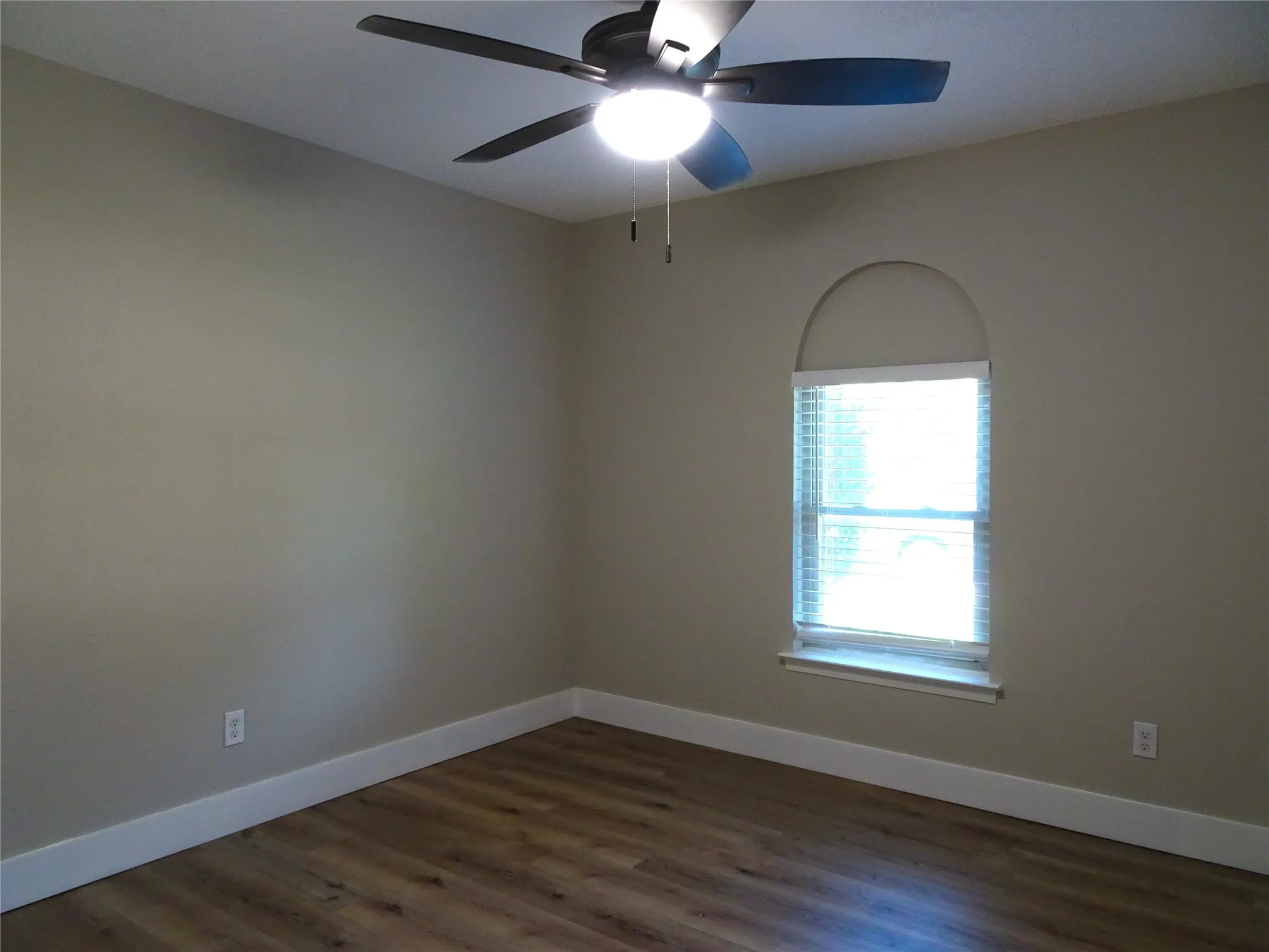 Single Family Residence For Rent in Dallas County , 3110 Sandra Lane, Rowlett, Texas 75088, 3 Bedroom, 2 Bathroom, 1 Garage spaces, 1,043 Sqft, built in 1971, mls#21356377, Real Estate Agent in Rowlett, Homes For Rent in Dallas county, Homes For Rent in Rowlett, Realtor in Rowlett Texas, Real Estate Brokerage Independent Realty Texas, Luminita Cordes Realtor