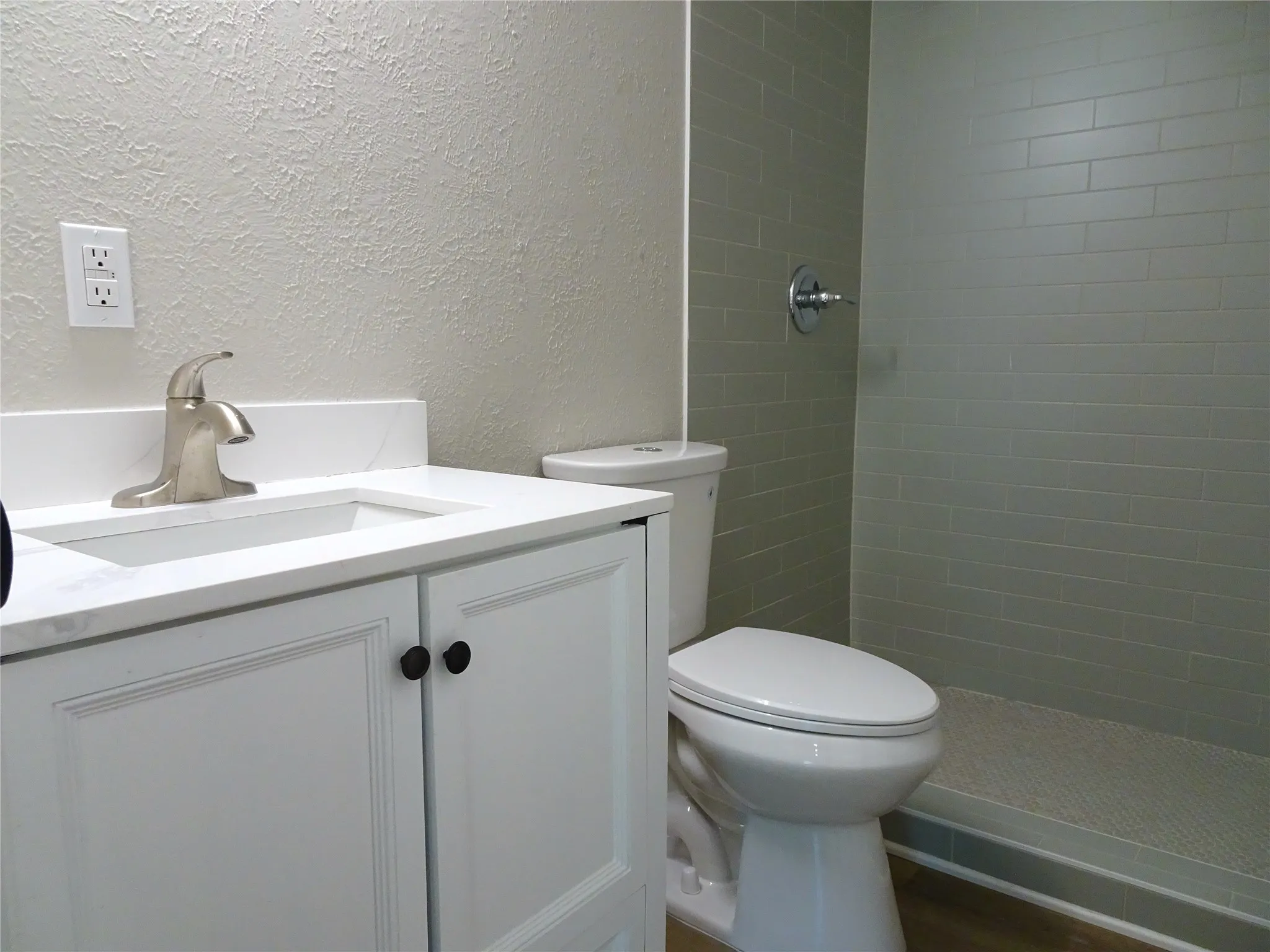 Full bathroom