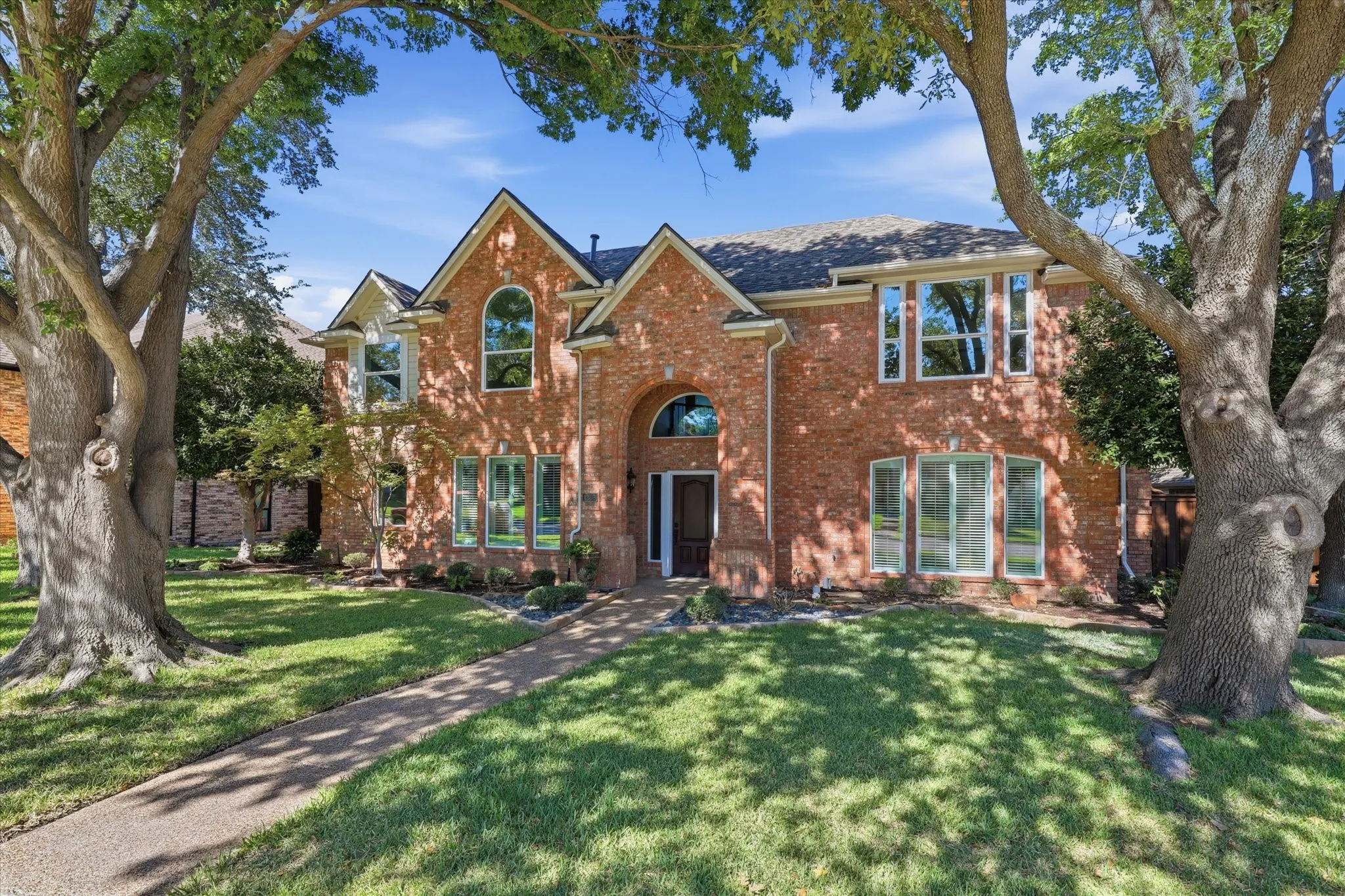 Single Family Residence For Sale in Collin County , 4209 Rockingham Way, Plano, Texas 75093, 5 Bedroom, 4 Bathroom, 2 Garage spaces, 3,645 Sqft, built in 1990, mls#21359749, Real Estate Agent in Plano, Homes For Sale in Collin county, Homes For Sale in Plano, Realtor in Plano Texas, Real Estate Brokerage Independent Realty Texas, Luminita Cordes Realtor