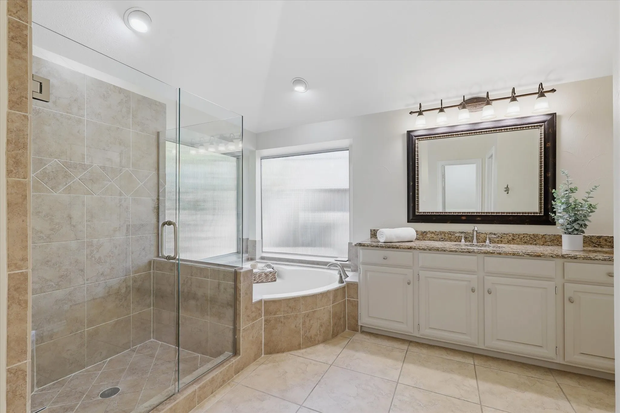 Single Family Residence For Sale in Collin County , 4209 Rockingham Way, Plano, Texas 75093, 5 Bedroom, 4 Bathroom, 2 Garage spaces, 3,645 Sqft, built in 1990, mls#21359749, Real Estate Agent in Plano, Homes For Sale in Collin county, Homes For Sale in Plano, Realtor in Plano Texas, Real Estate Brokerage Independent Realty Texas, Luminita Cordes Realtor