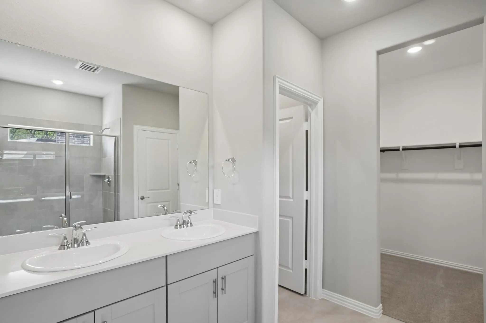 Photo is not of the actual home, but is an inspirational photo of builder’s model home and may depict options, furnishings, and/or decorator features that are not included.