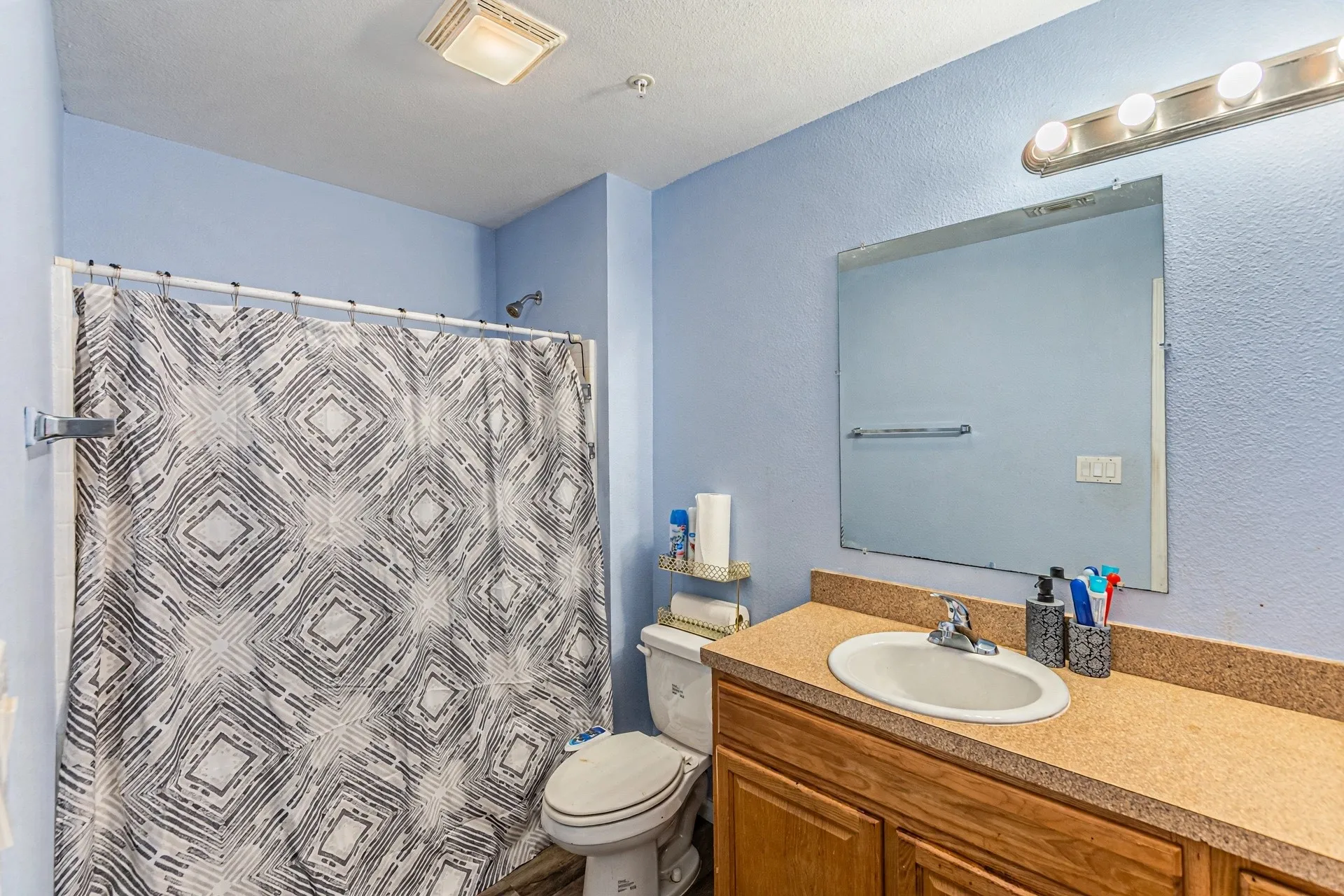 Single Family Residence For Sale in Collin County , 1109 E Avenue, Plano, Texas 75074, 4 Bedroom, 2 Bathroom, Garage spaces, 1,366 Sqft, built in 2012, mls#21357549, Real Estate Agent in Plano, Homes For Sale in Collin county, Homes For Sale in Plano, Realtor in Plano Texas, Real Estate Brokerage Independent Realty Texas, Luminita Cordes Realtor