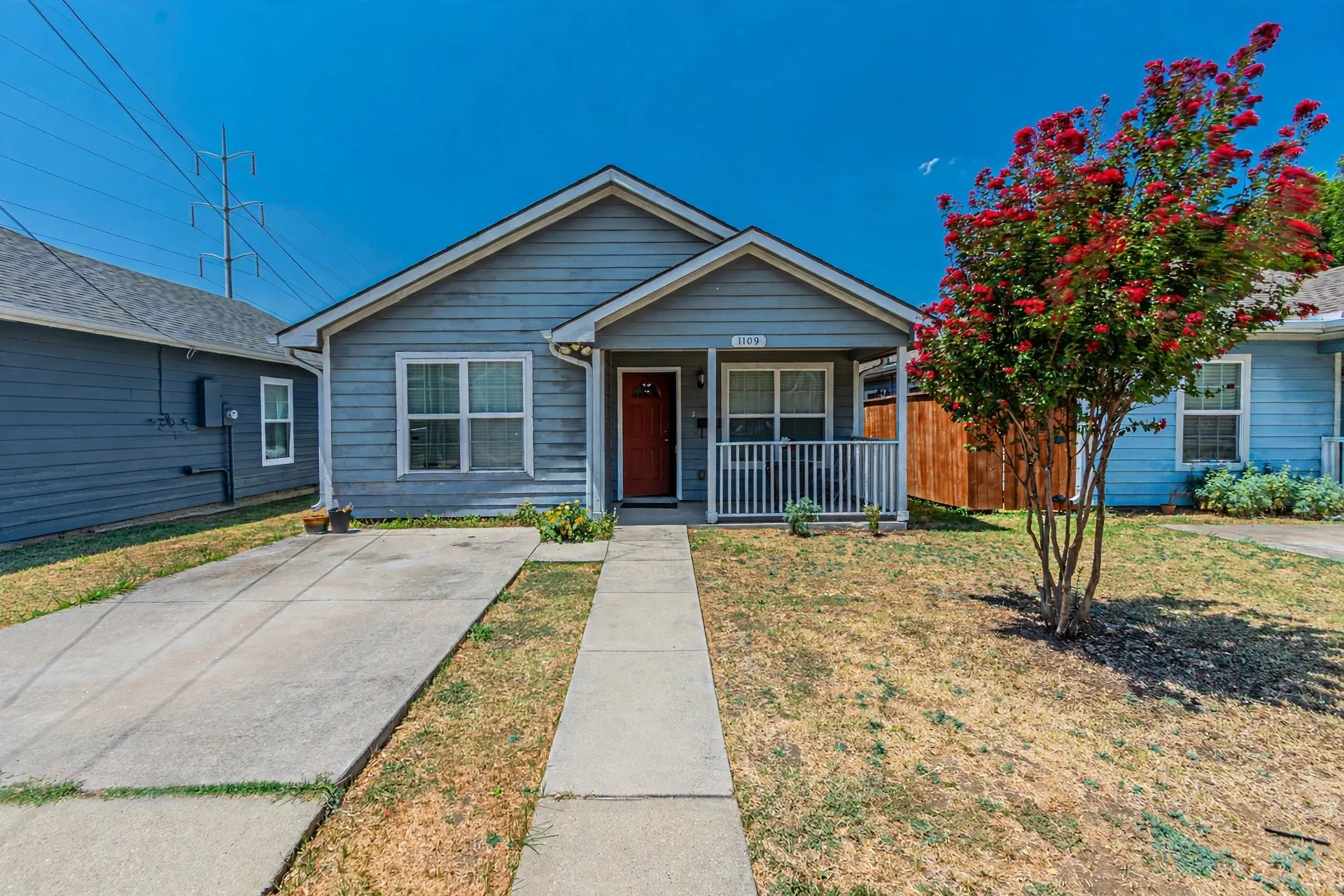 Single Family Residence For Sale in Collin County , 1109 E Avenue, Plano, Texas 75074, 4 Bedroom, 2 Bathroom, Garage spaces, 1,366 Sqft, built in 2012, mls#21357549, Real Estate Agent in Plano, Homes For Sale in Collin county, Homes For Sale in Plano, Realtor in Plano Texas, Real Estate Brokerage Independent Realty Texas, Luminita Cordes Realtor