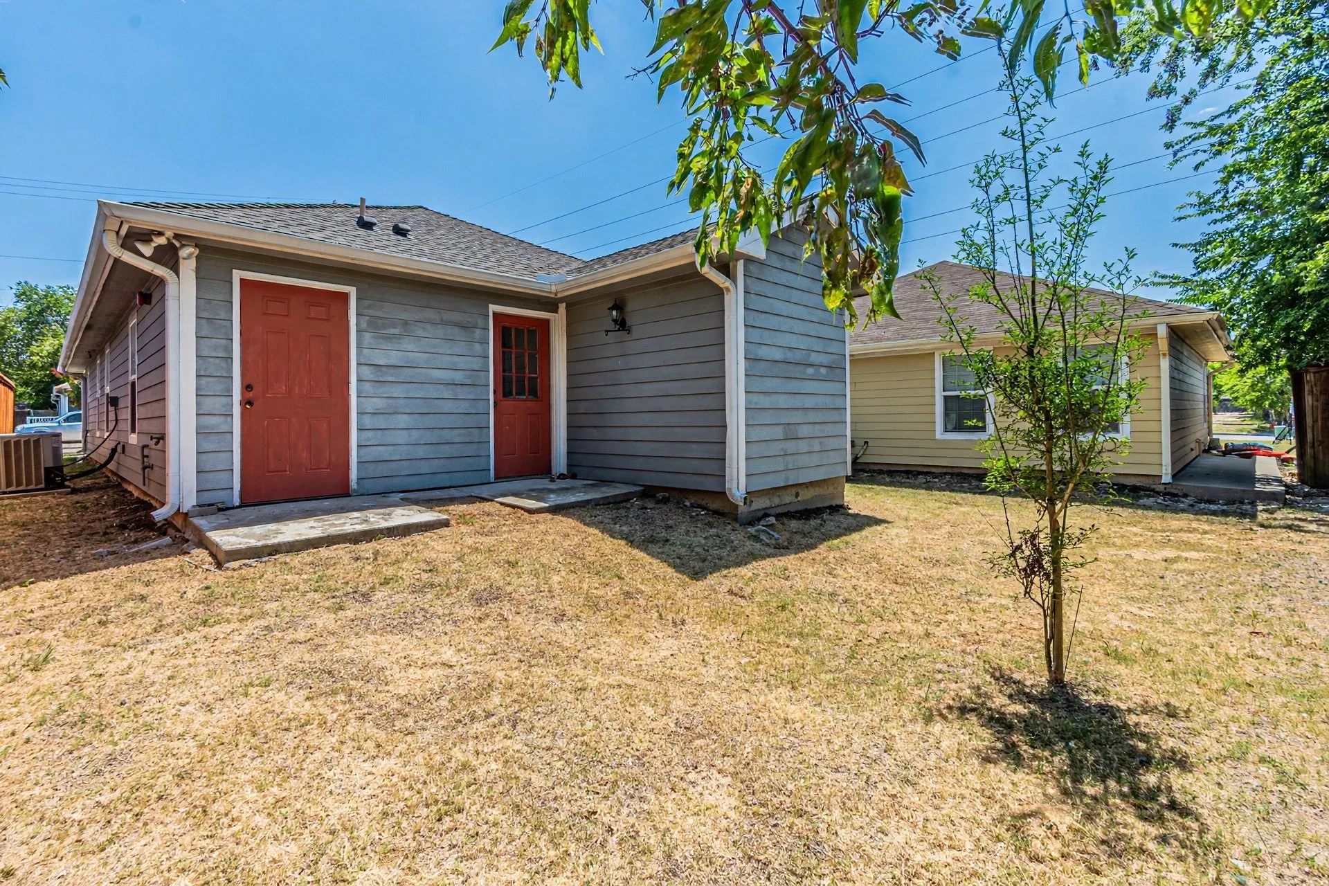Single Family Residence For Sale in Collin County , 1109 E Avenue, Plano, Texas 75074, 4 Bedroom, 2 Bathroom, Garage spaces, 1,366 Sqft, built in 2012, mls#21357549, Real Estate Agent in Plano, Homes For Sale in Collin county, Homes For Sale in Plano, Realtor in Plano Texas, Real Estate Brokerage Independent Realty Texas, Luminita Cordes Realtor