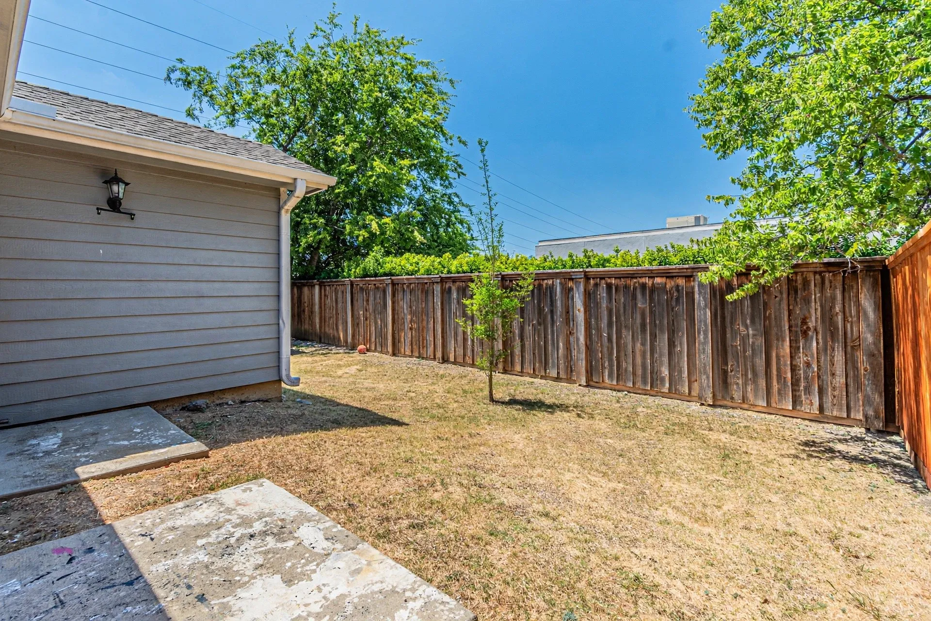 Single Family Residence For Sale in Collin County , 1109 E Avenue, Plano, Texas 75074, 4 Bedroom, 2 Bathroom, Garage spaces, 1,366 Sqft, built in 2012, mls#21357549, Real Estate Agent in Plano, Homes For Sale in Collin county, Homes For Sale in Plano, Realtor in Plano Texas, Real Estate Brokerage Independent Realty Texas, Luminita Cordes Realtor