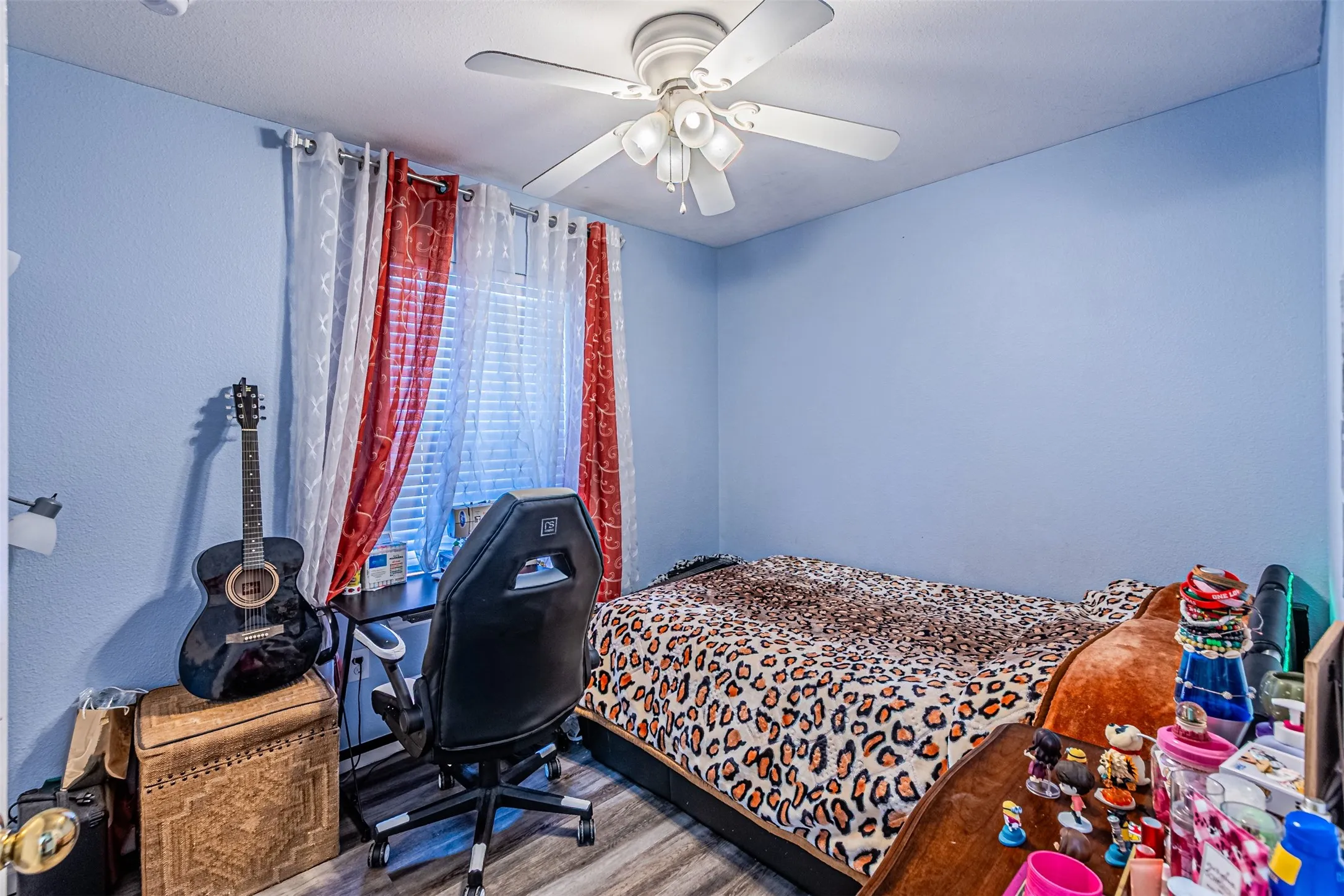 Single Family Residence For Sale in Collin County , 1109 E Avenue, Plano, Texas 75074, 4 Bedroom, 2 Bathroom, Garage spaces, 1,366 Sqft, built in 2012, mls#21357549, Real Estate Agent in Plano, Homes For Sale in Collin county, Homes For Sale in Plano, Realtor in Plano Texas, Real Estate Brokerage Independent Realty Texas, Luminita Cordes Realtor