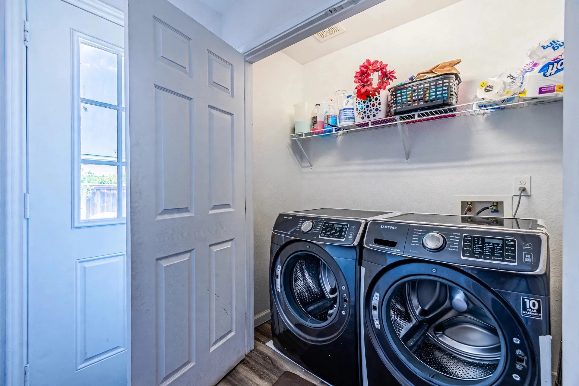 Single Family Residence For Sale in Collin County , 1109 E Avenue, Plano, Texas 75074, 4 Bedroom, 2 Bathroom, Garage spaces, 1,366 Sqft, built in 2012, mls#21357549, Real Estate Agent in Plano, Homes For Sale in Collin county, Homes For Sale in Plano, Realtor in Plano Texas, Real Estate Brokerage Independent Realty Texas, Luminita Cordes Realtor