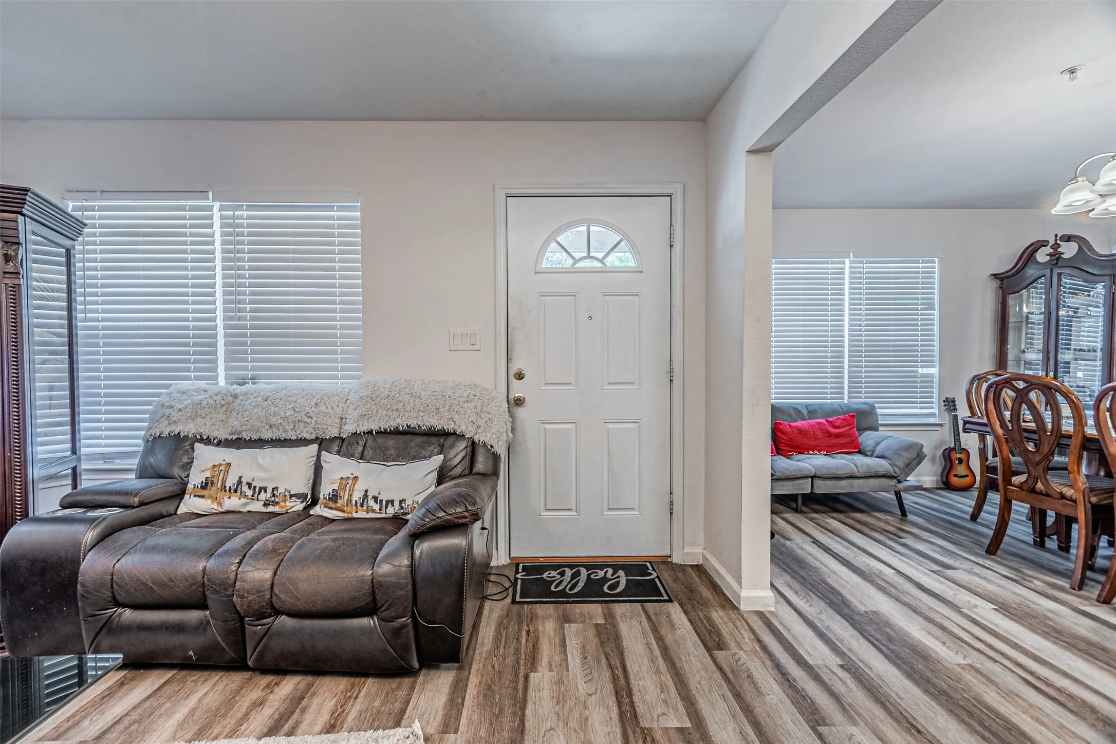 Single Family Residence For Sale in Collin County , 1109 E Avenue, Plano, Texas 75074, 4 Bedroom, 2 Bathroom, Garage spaces, 1,366 Sqft, built in 2012, mls#21357549, Real Estate Agent in Plano, Homes For Sale in Collin county, Homes For Sale in Plano, Realtor in Plano Texas, Real Estate Brokerage Independent Realty Texas, Luminita Cordes Realtor