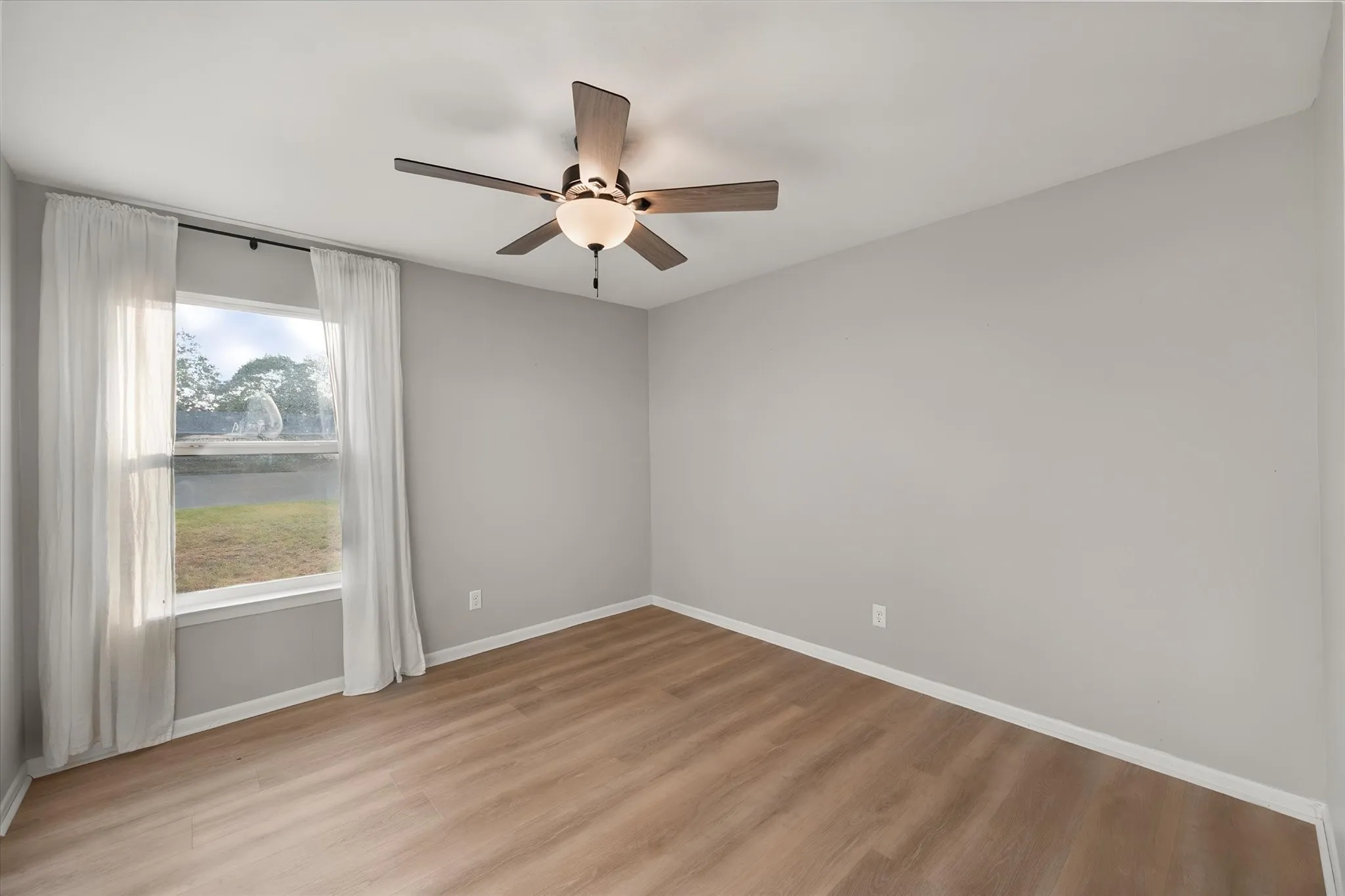 Single Family Residence For Rent in Navarro County , 2604 Fairmont Circle, Corsicana, Texas 75110, 3 Bedroom, 2 Bathroom, 2 Garage spaces, 1,633 Sqft, built in 1975, mls#21359289, Real Estate Agent in Corsicana, Homes For Rent in Navarro county, Homes For Rent in Corsicana, Realtor in Corsicana Texas, Real Estate Brokerage Independent Realty Texas, Luminita Cordes Realtor