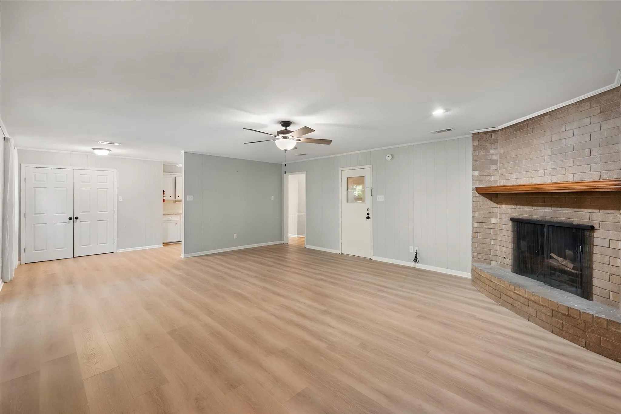Single Family Residence For Rent in Navarro County , 2604 Fairmont Circle, Corsicana, Texas 75110, 3 Bedroom, 2 Bathroom, 2 Garage spaces, 1,633 Sqft, built in 1975, mls#21359289, Real Estate Agent in Corsicana, Homes For Rent in Navarro county, Homes For Rent in Corsicana, Realtor in Corsicana Texas, Real Estate Brokerage Independent Realty Texas, Luminita Cordes Realtor