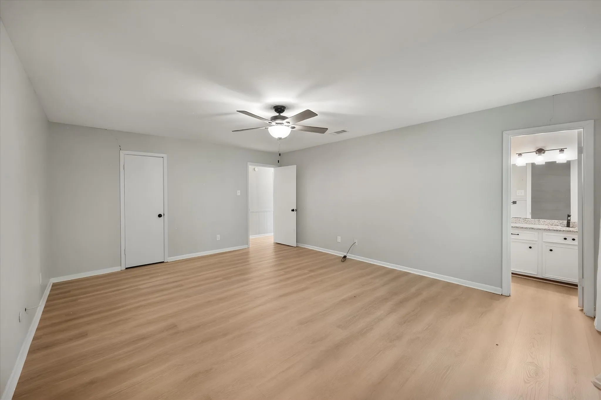 Single Family Residence For Rent in Navarro County , 2604 Fairmont Circle, Corsicana, Texas 75110, 3 Bedroom, 2 Bathroom, 2 Garage spaces, 1,633 Sqft, built in 1975, mls#21359289, Real Estate Agent in Corsicana, Homes For Rent in Navarro county, Homes For Rent in Corsicana, Realtor in Corsicana Texas, Real Estate Brokerage Independent Realty Texas, Luminita Cordes Realtor