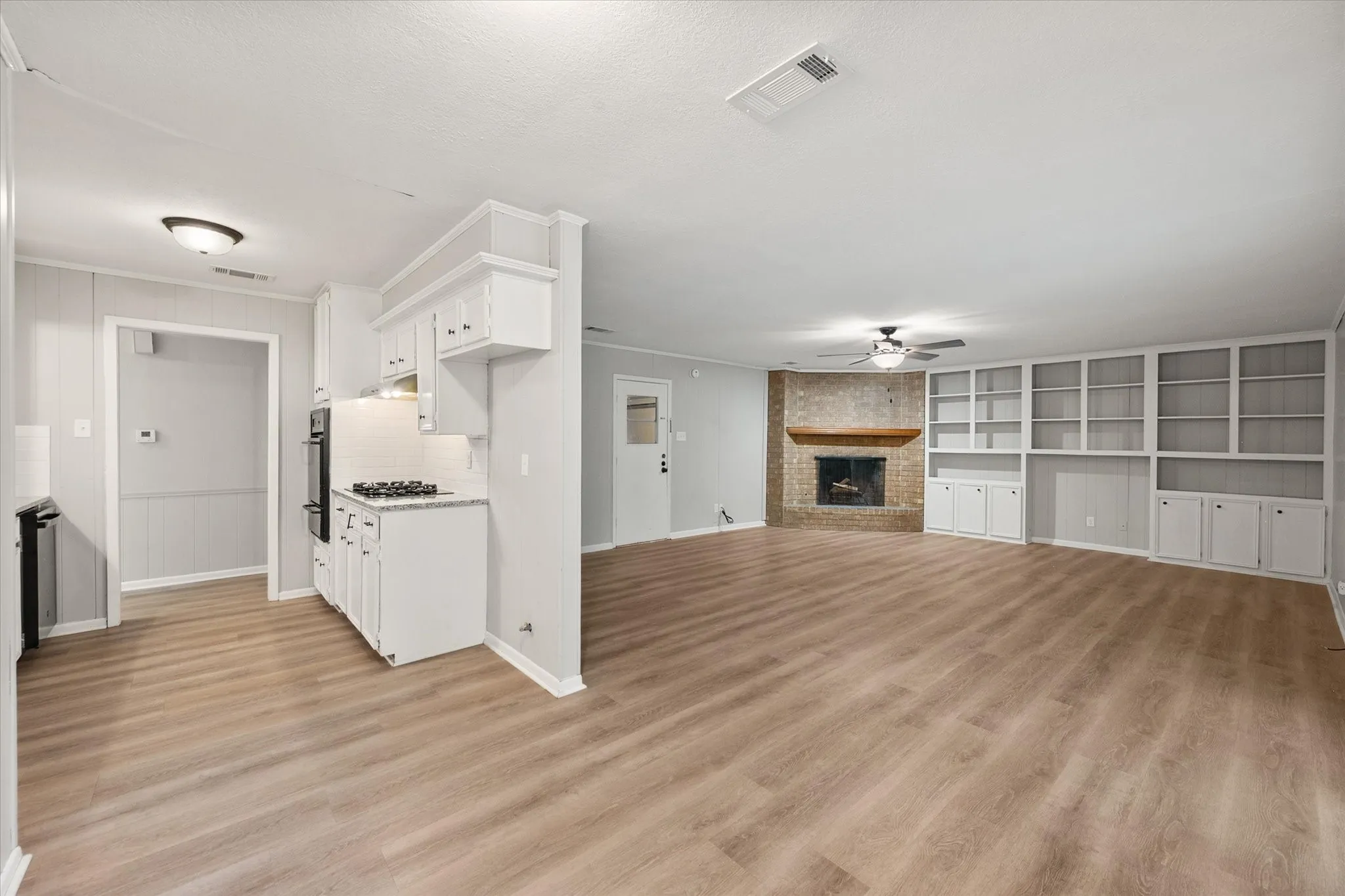 Single Family Residence For Rent in Navarro County , 2604 Fairmont Circle, Corsicana, Texas 75110, 3 Bedroom, 2 Bathroom, 2 Garage spaces, 1,633 Sqft, built in 1975, mls#21359289, Real Estate Agent in Corsicana, Homes For Rent in Navarro county, Homes For Rent in Corsicana, Realtor in Corsicana Texas, Real Estate Brokerage Independent Realty Texas, Luminita Cordes Realtor