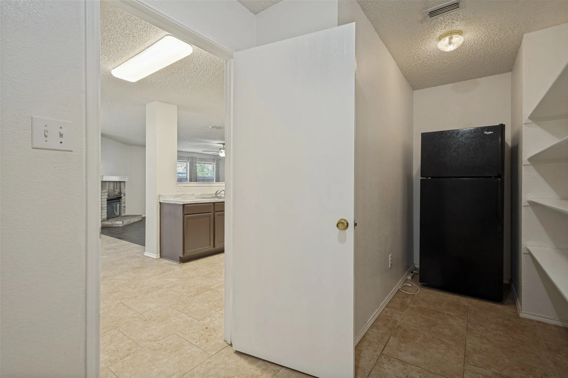 Single Family Residence For Sale in Denton County , 7612 Mosspoint Court, Denton, Texas 76210, 5 Bedroom, 4 Bathroom, 2 Garage spaces, 3,904 Sqft, built in 2002, mls#21359450, Real Estate Agent in Denton, Homes For Sale in Denton county, Homes For Sale in Denton, Realtor in Denton Texas, Real Estate Brokerage Independent Realty Texas, Luminita Cordes Realtor