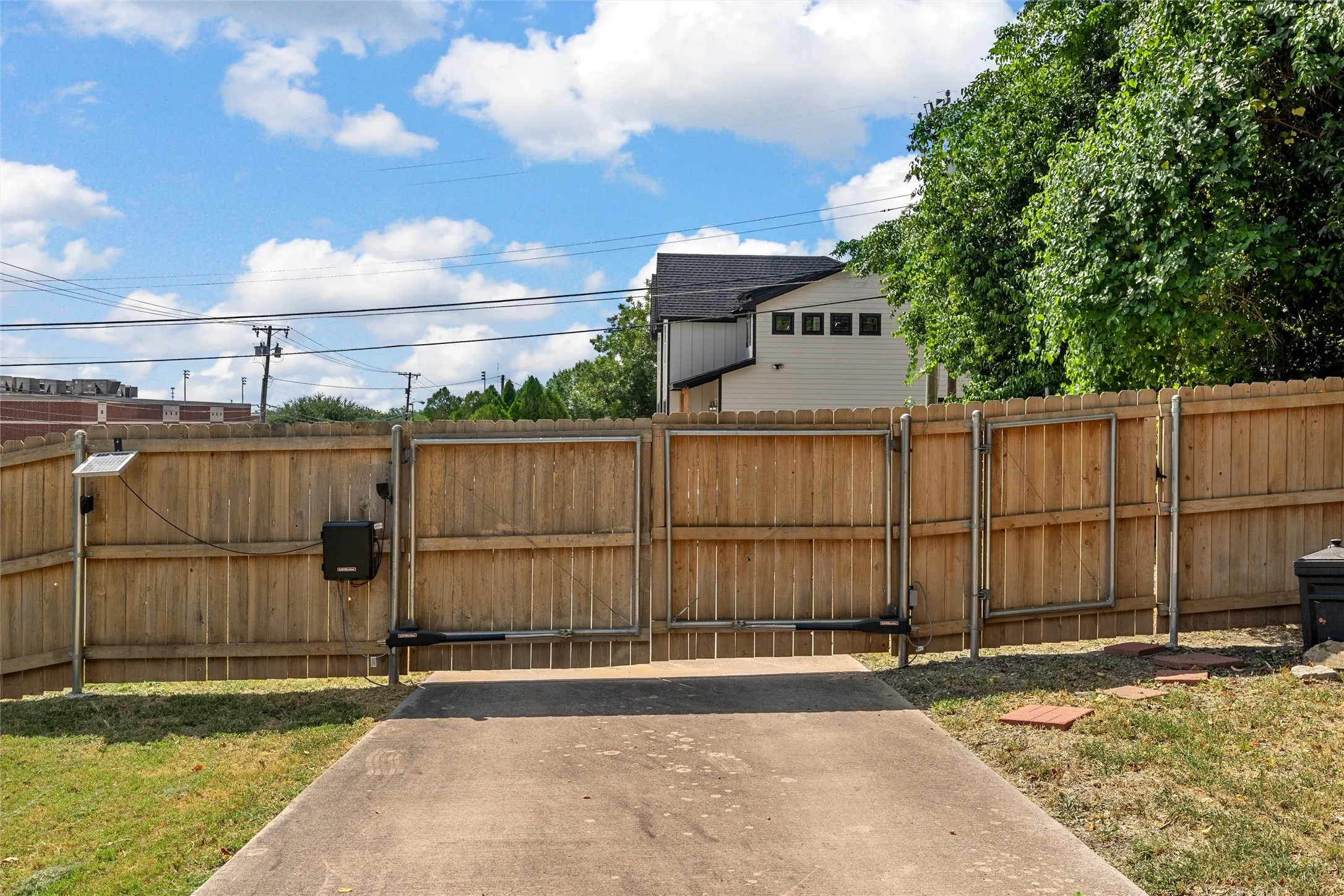 Single Family Residence For Sale in Mc Lennan County , 1501 Burnett Avenue, Waco, Texas 76706, 2 Bedroom, 2 Bathroom, 1 Garage spaces, 943 Sqft, built in 2019, mls#21358841, Real Estate Agent in Waco, Homes For Sale in Mc Lennan county, Homes For Sale in Waco, Realtor in Waco Texas, Real Estate Brokerage Independent Realty Texas, Luminita Cordes Realtor