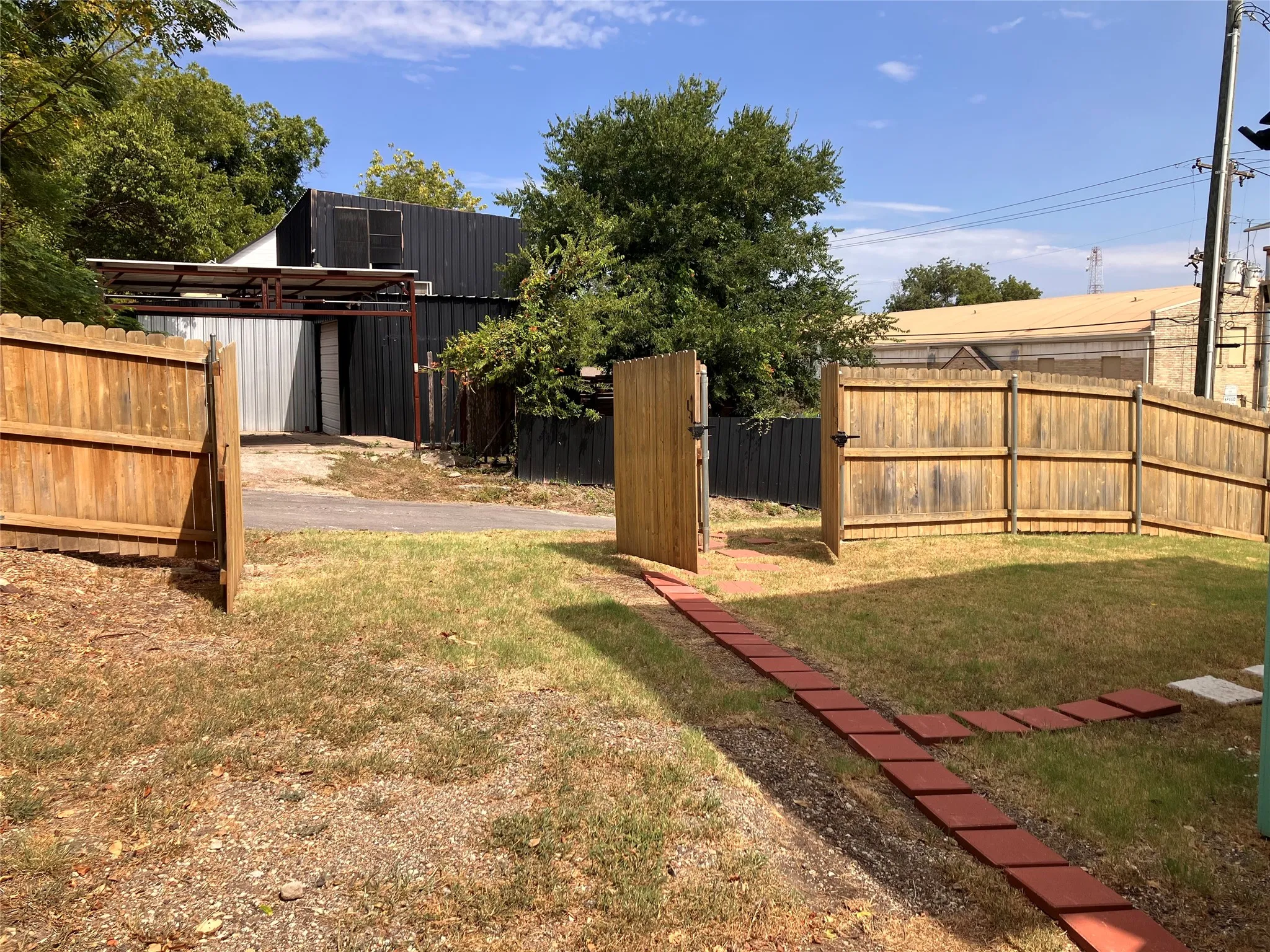 Single Family Residence For Sale in Mc Lennan County , 1501 Burnett Avenue, Waco, Texas 76706, 2 Bedroom, 2 Bathroom, 1 Garage spaces, 943 Sqft, built in 2019, mls#21358841, Real Estate Agent in Waco, Homes For Sale in Mc Lennan county, Homes For Sale in Waco, Realtor in Waco Texas, Real Estate Brokerage Independent Realty Texas, Luminita Cordes Realtor