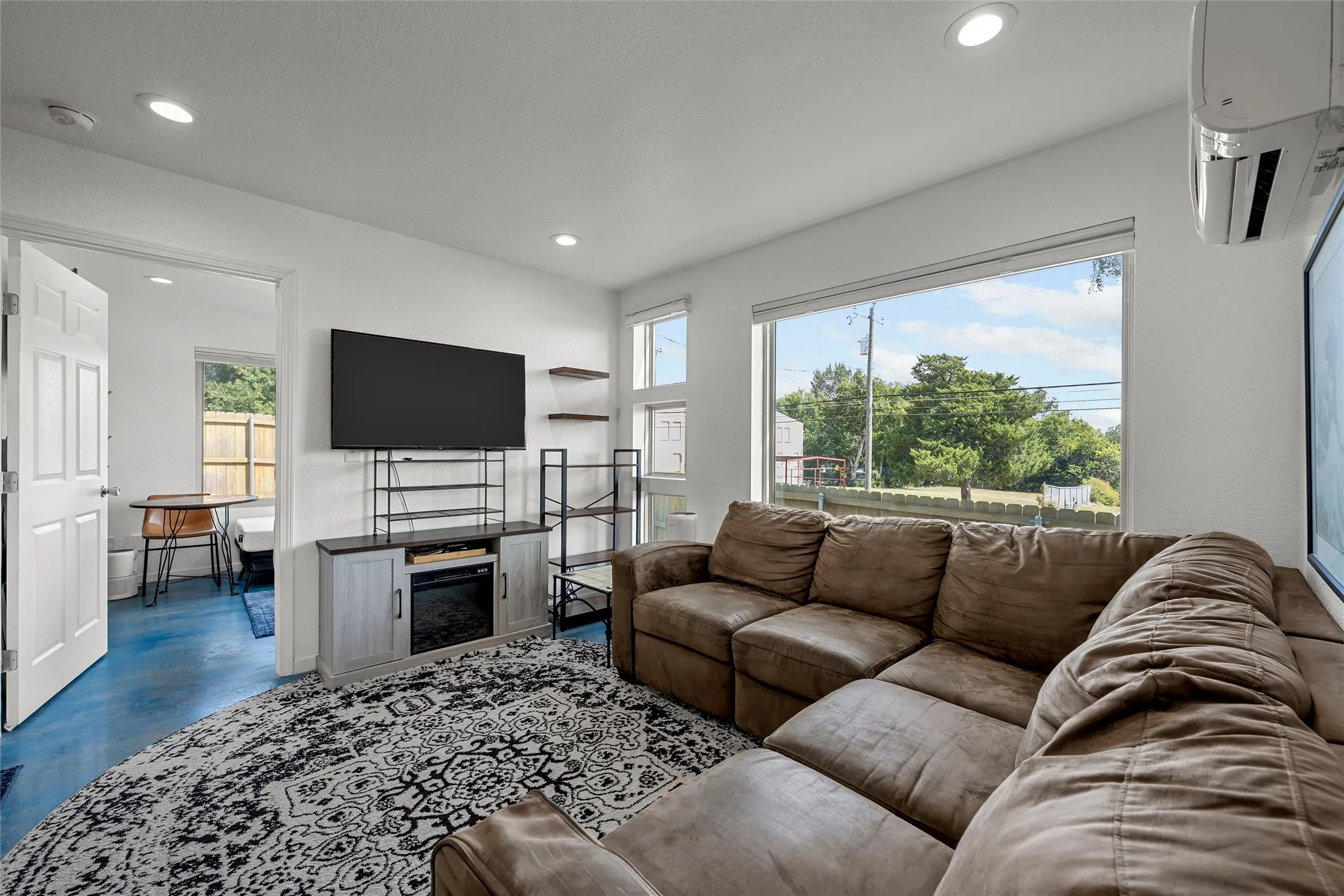 Single Family Residence For Sale in Mc Lennan County , 1501 Burnett Avenue, Waco, Texas 76706, 2 Bedroom, 2 Bathroom, 1 Garage spaces, 943 Sqft, built in 2019, mls#21358841, Real Estate Agent in Waco, Homes For Sale in Mc Lennan county, Homes For Sale in Waco, Realtor in Waco Texas, Real Estate Brokerage Independent Realty Texas, Luminita Cordes Realtor