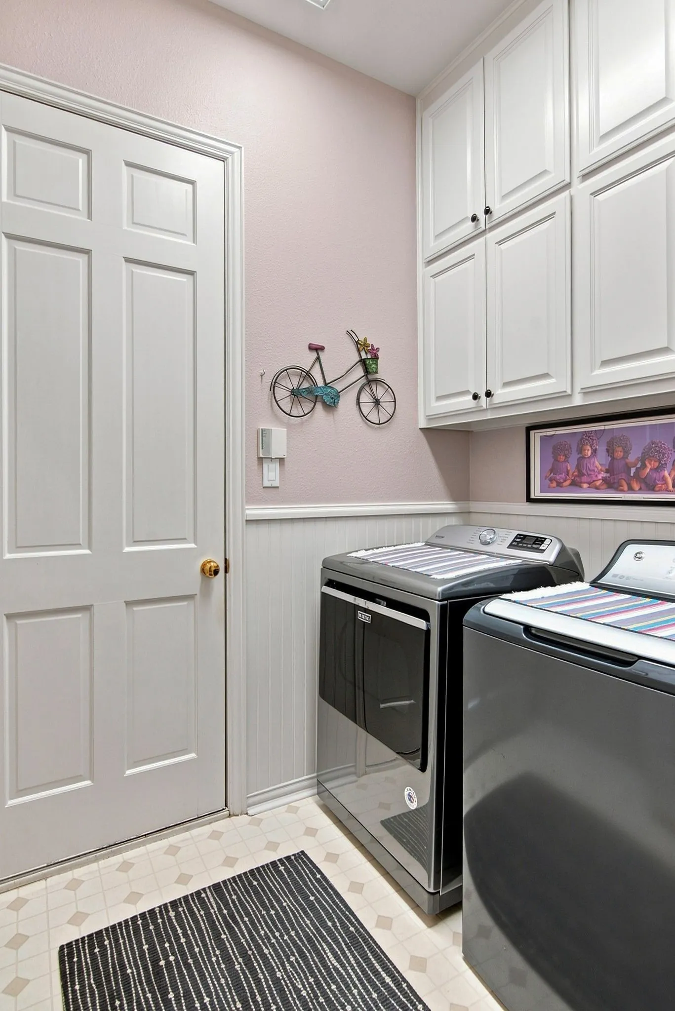 Single Family Residence For Sale in Tarrant County , 528 Chateau Trail, Arlington, Texas 76012, 2 Bedroom, 2 Bathroom, 2 Garage spaces, 1,369 Sqft, built in 1994, mls#21359214, Real Estate Agent in Arlington, Homes For Sale in Tarrant county, Homes For Sale in Arlington, Realtor in Arlington Texas, Real Estate Brokerage Independent Realty Texas, Luminita Cordes Realtor