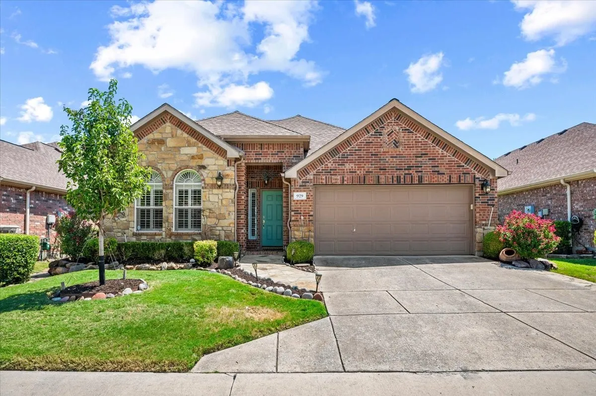 2 BEDROMS OFFICE/LIVING AREA, SUNROOM COVERED PATIO GARDENS