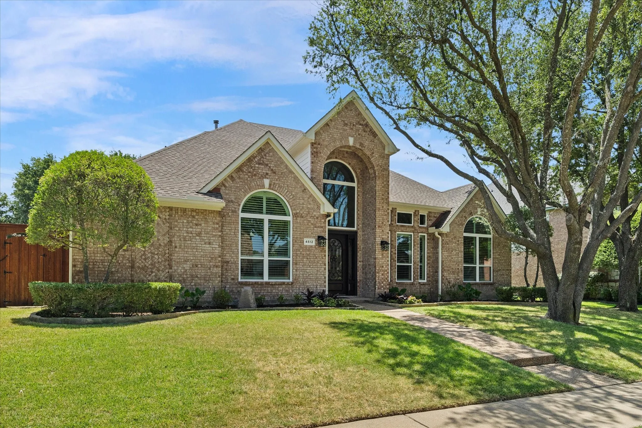 Single Family Residence For Sale in Collin County , 4512 Jenkins Drive, Plano, Texas 75024, 4 Bedroom, 4 Bathroom, 4 Garage spaces, 3,415 Sqft, built in 1997, mls#21351480, Real Estate Agent in Plano, Homes For Sale in Collin county, Homes For Sale in Plano, Realtor in Plano Texas, Real Estate Brokerage Independent Realty Texas, Luminita Cordes Realtor