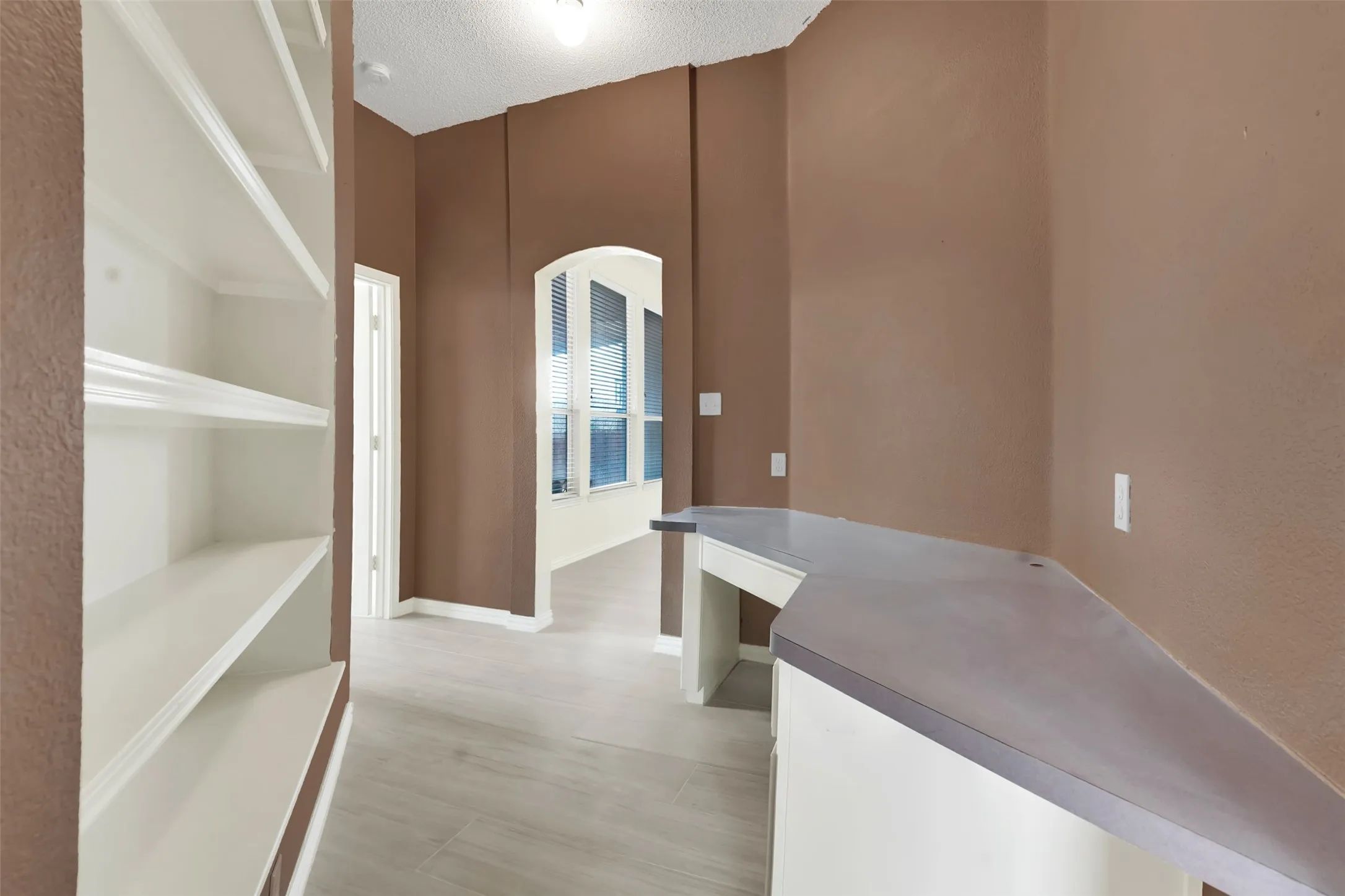 Single Family Residence For Rent in Tarrant County , 2700 Edgefield Trail, Mansfield, Texas 76063, 4 Bedroom, 3 Bathroom, 2 Garage spaces, 2,962 Sqft, built in 2001, mls#21359773, Real Estate Agent in Mansfield, Homes For Rent in Tarrant county, Homes For Rent in Mansfield, Realtor in Mansfield Texas, Real Estate Brokerage Independent Realty Texas, Luminita Cordes Realtor
