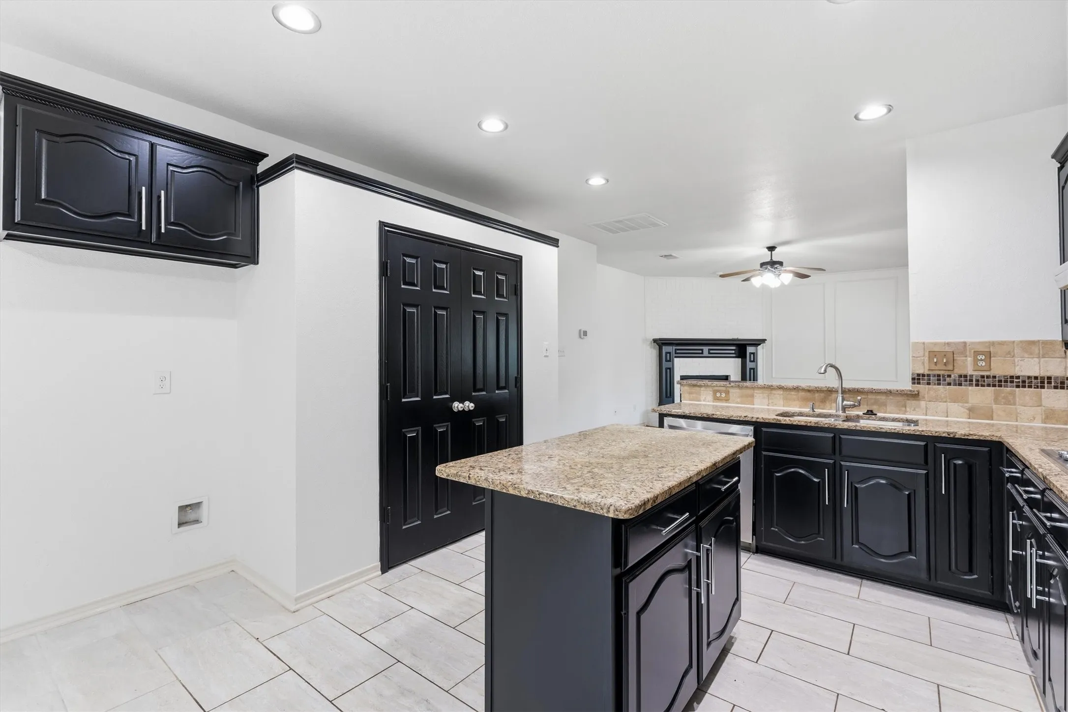 Single Family Residence For Sale in Collin County , 1332 Marwood Drive, Allen, Texas 75013, 4 Bedroom, 3 Bathroom, 2 Garage spaces, 2,274 Sqft, built in 2000, mls#21359602, Real Estate Agent in Allen, Homes For Sale in Collin county, Homes For Sale in Allen, Realtor in Allen Texas, Real Estate Brokerage Independent Realty Texas, Luminita Cordes Realtor