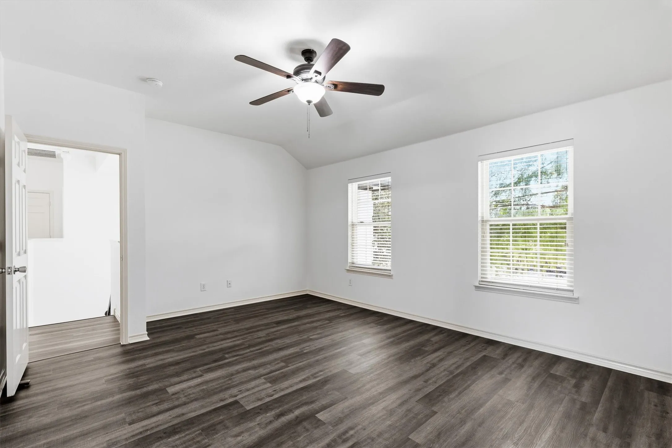 Single Family Residence For Sale in Collin County , 1332 Marwood Drive, Allen, Texas 75013, 4 Bedroom, 3 Bathroom, 2 Garage spaces, 2,274 Sqft, built in 2000, mls#21359602, Real Estate Agent in Allen, Homes For Sale in Collin county, Homes For Sale in Allen, Realtor in Allen Texas, Real Estate Brokerage Independent Realty Texas, Luminita Cordes Realtor