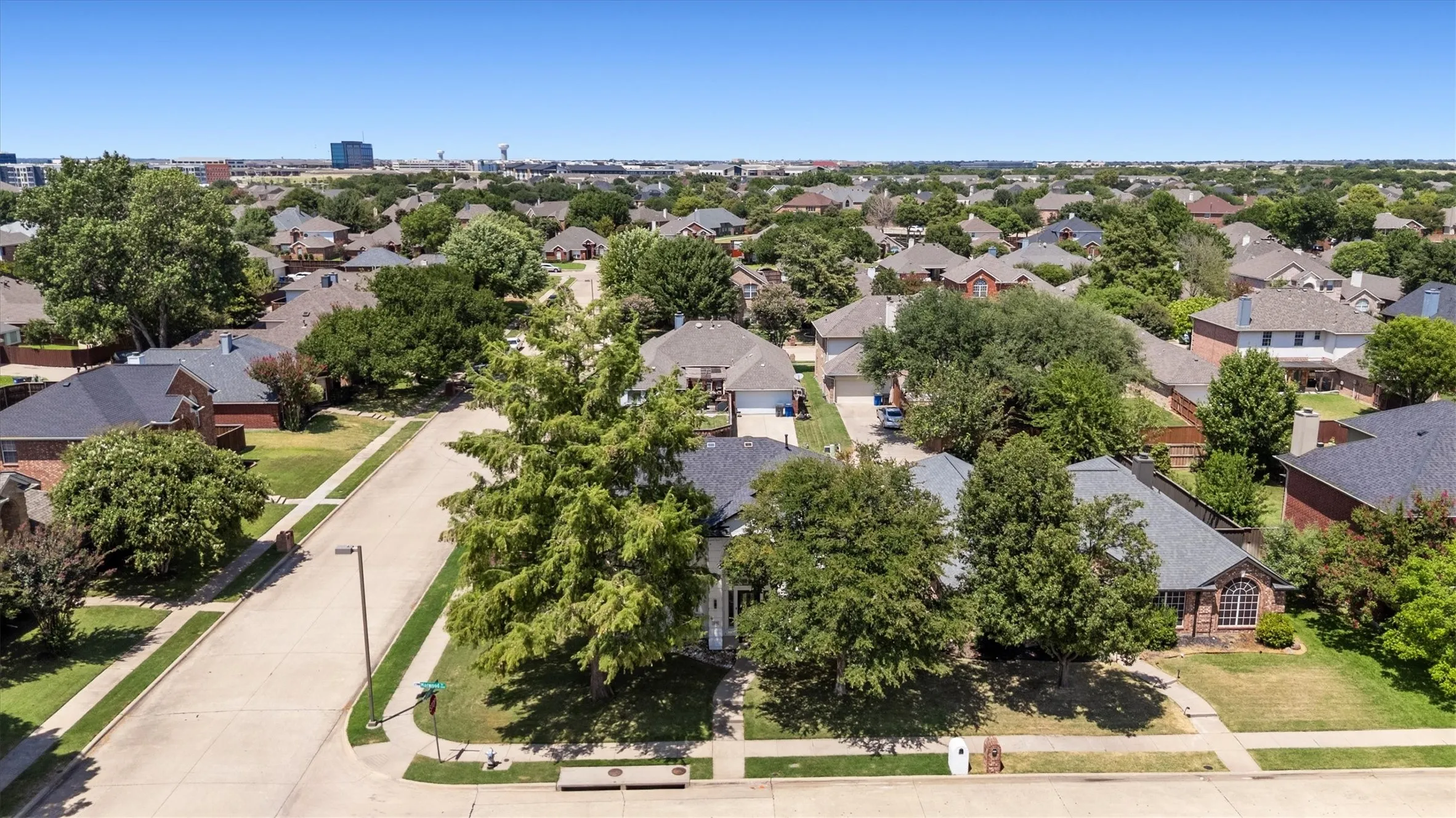 Single Family Residence For Sale in Collin County , 1332 Marwood Drive, Allen, Texas 75013, 4 Bedroom, 3 Bathroom, 2 Garage spaces, 2,274 Sqft, built in 2000, mls#21359602, Real Estate Agent in Allen, Homes For Sale in Collin county, Homes For Sale in Allen, Realtor in Allen Texas, Real Estate Brokerage Independent Realty Texas, Luminita Cordes Realtor