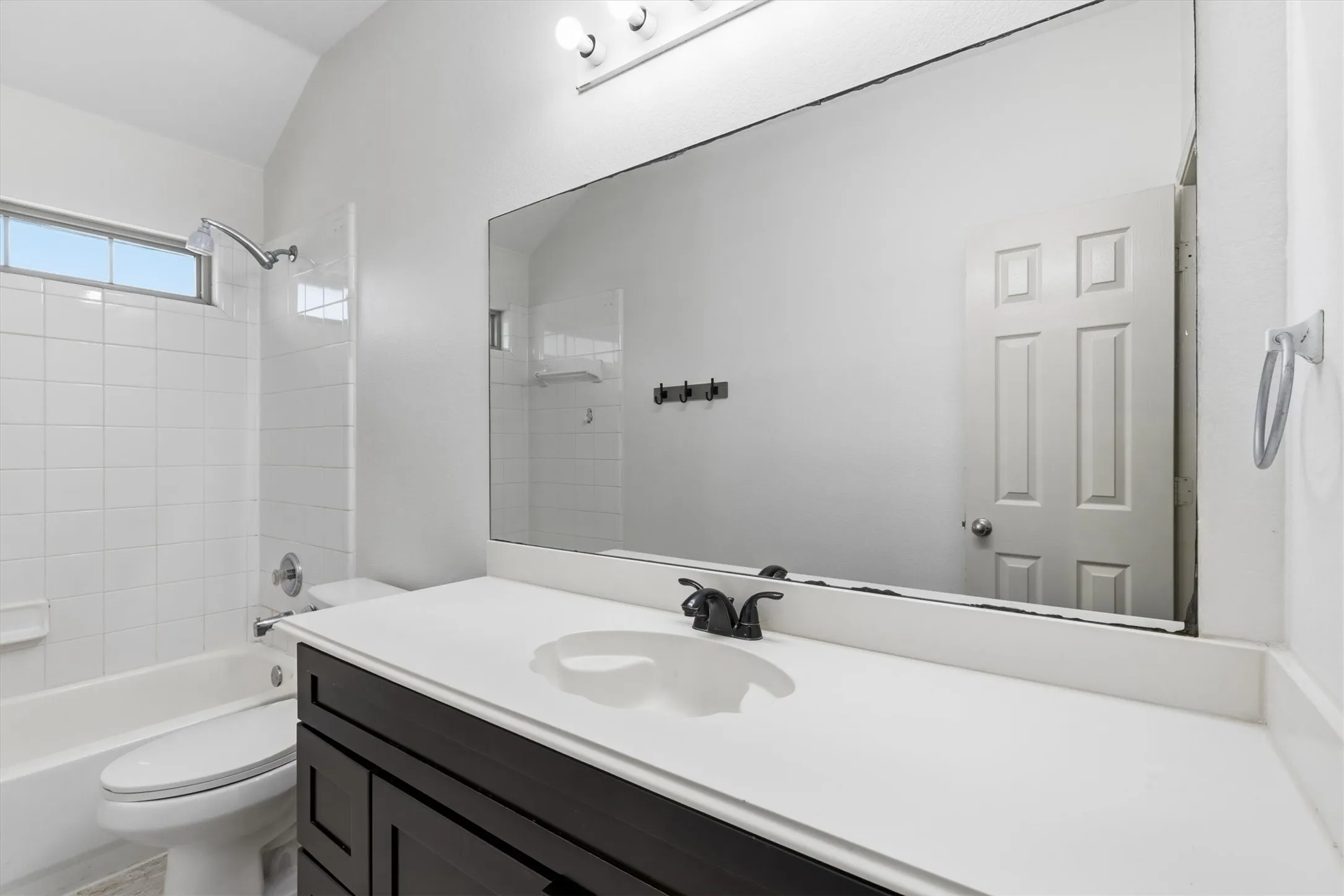 Single Family Residence For Sale in Collin County , 1332 Marwood Drive, Allen, Texas 75013, 4 Bedroom, 3 Bathroom, 2 Garage spaces, 2,274 Sqft, built in 2000, mls#21359602, Real Estate Agent in Allen, Homes For Sale in Collin county, Homes For Sale in Allen, Realtor in Allen Texas, Real Estate Brokerage Independent Realty Texas, Luminita Cordes Realtor