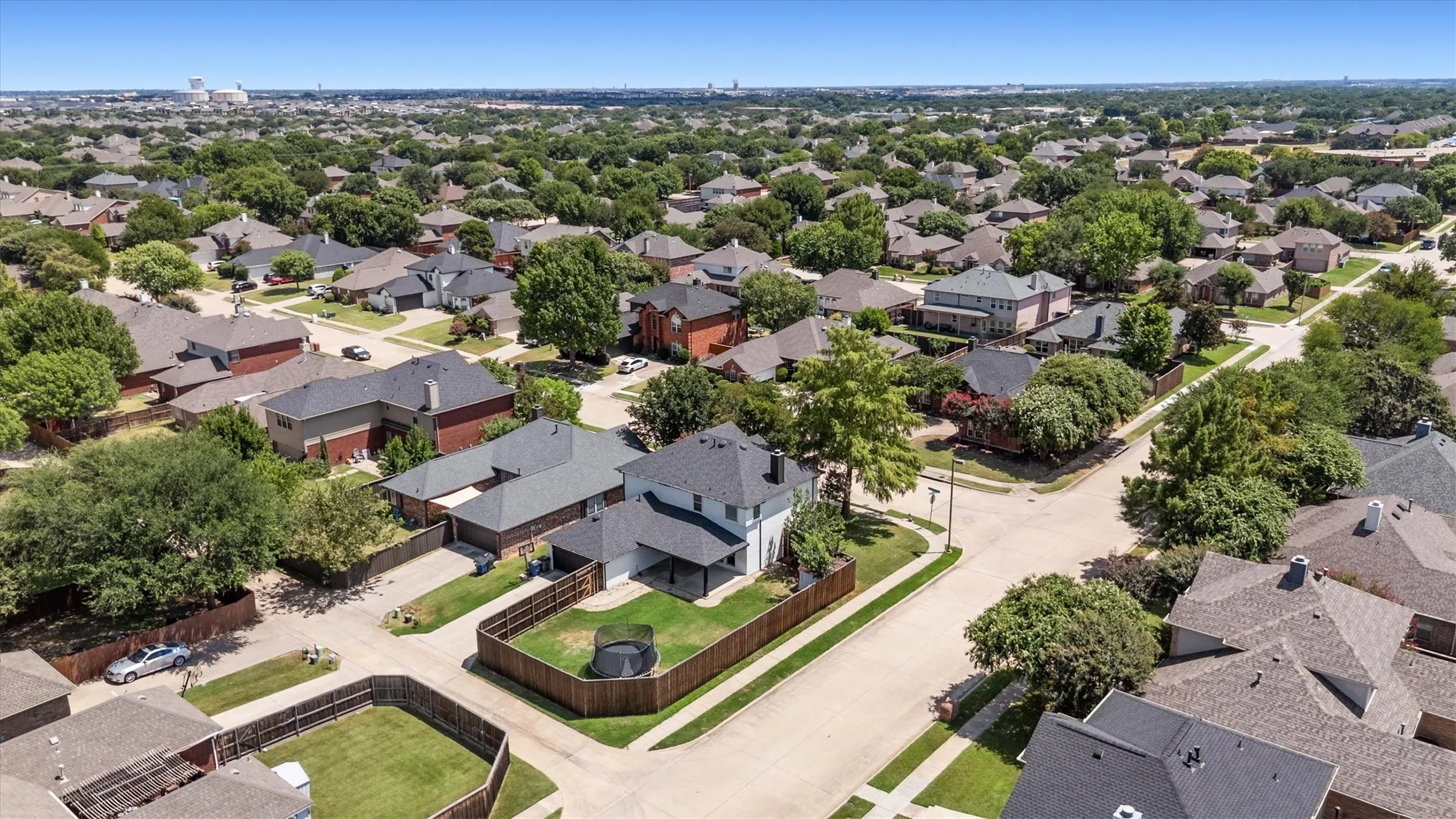 Single Family Residence For Sale in Collin County , 1332 Marwood Drive, Allen, Texas 75013, 4 Bedroom, 3 Bathroom, 2 Garage spaces, 2,274 Sqft, built in 2000, mls#21359602, Real Estate Agent in Allen, Homes For Sale in Collin county, Homes For Sale in Allen, Realtor in Allen Texas, Real Estate Brokerage Independent Realty Texas, Luminita Cordes Realtor