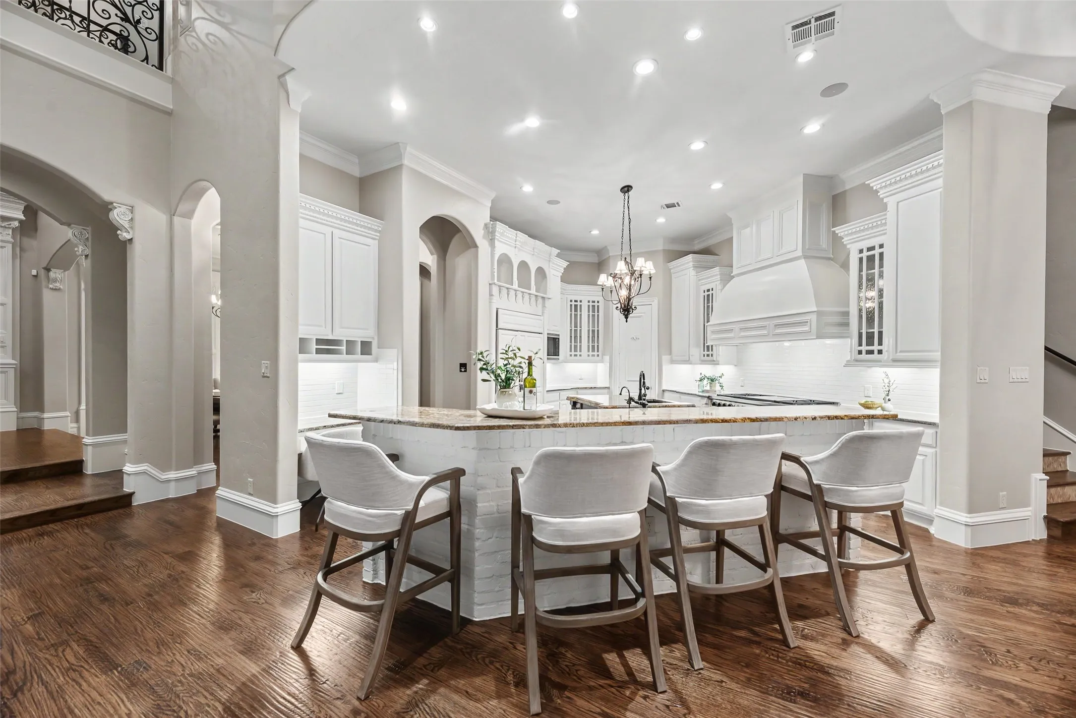 Single Family Residence For Sale in Tarrant County , 1851 Beam Drive, Southlake, Texas 76092, 5 Bedroom, 6 Bathroom, 4 Garage spaces, 6,115 Sqft, built in 2008, mls#21359752, Real Estate Agent in Southlake, Homes For Sale in Tarrant county, Homes For Sale in Southlake, Realtor in Southlake Texas, Real Estate Brokerage Independent Realty Texas, Luminita Cordes Realtor