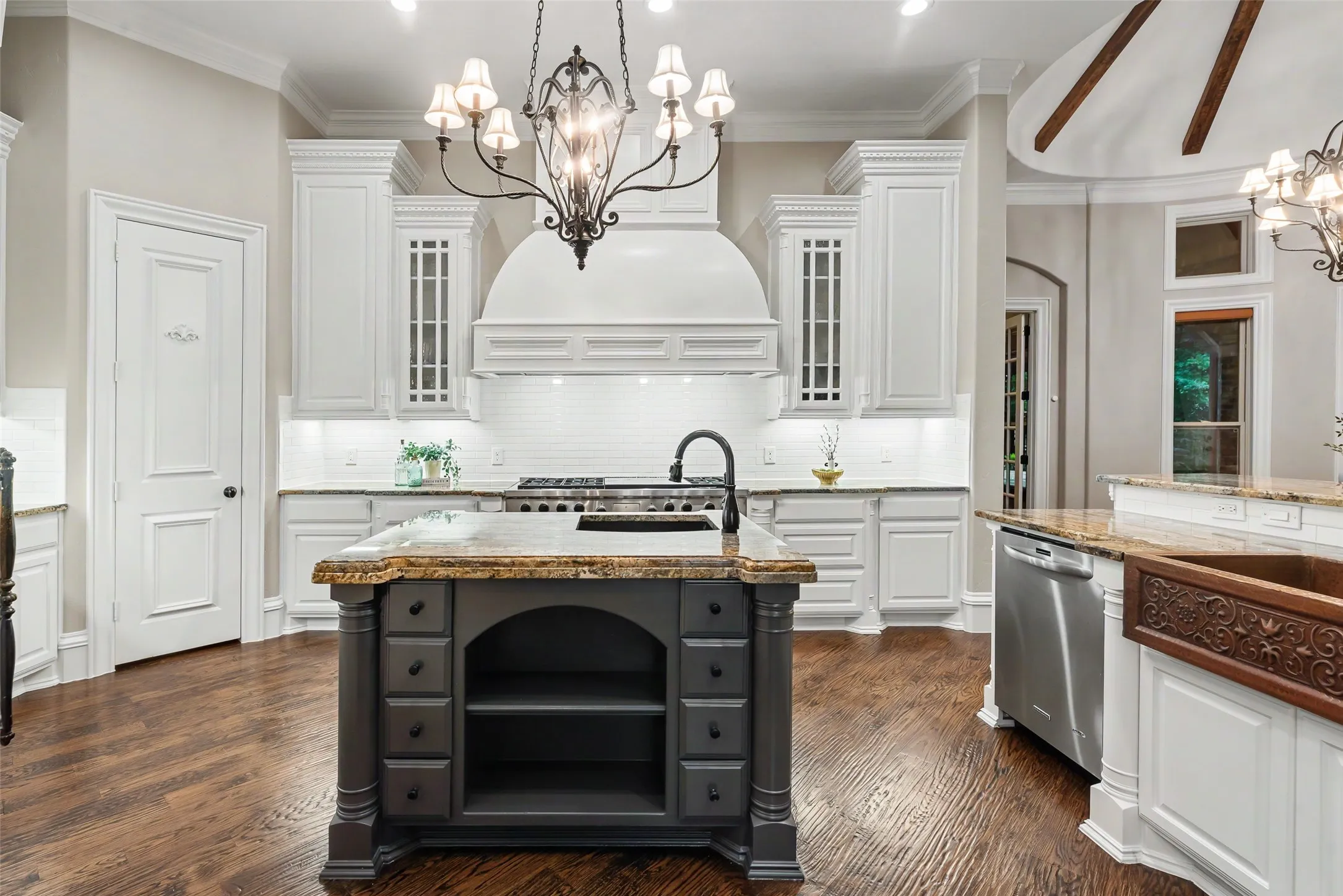 Single Family Residence For Sale in Tarrant County , 1851 Beam Drive, Southlake, Texas 76092, 5 Bedroom, 6 Bathroom, 4 Garage spaces, 6,115 Sqft, built in 2008, mls#21359752, Real Estate Agent in Southlake, Homes For Sale in Tarrant county, Homes For Sale in Southlake, Realtor in Southlake Texas, Real Estate Brokerage Independent Realty Texas, Luminita Cordes Realtor