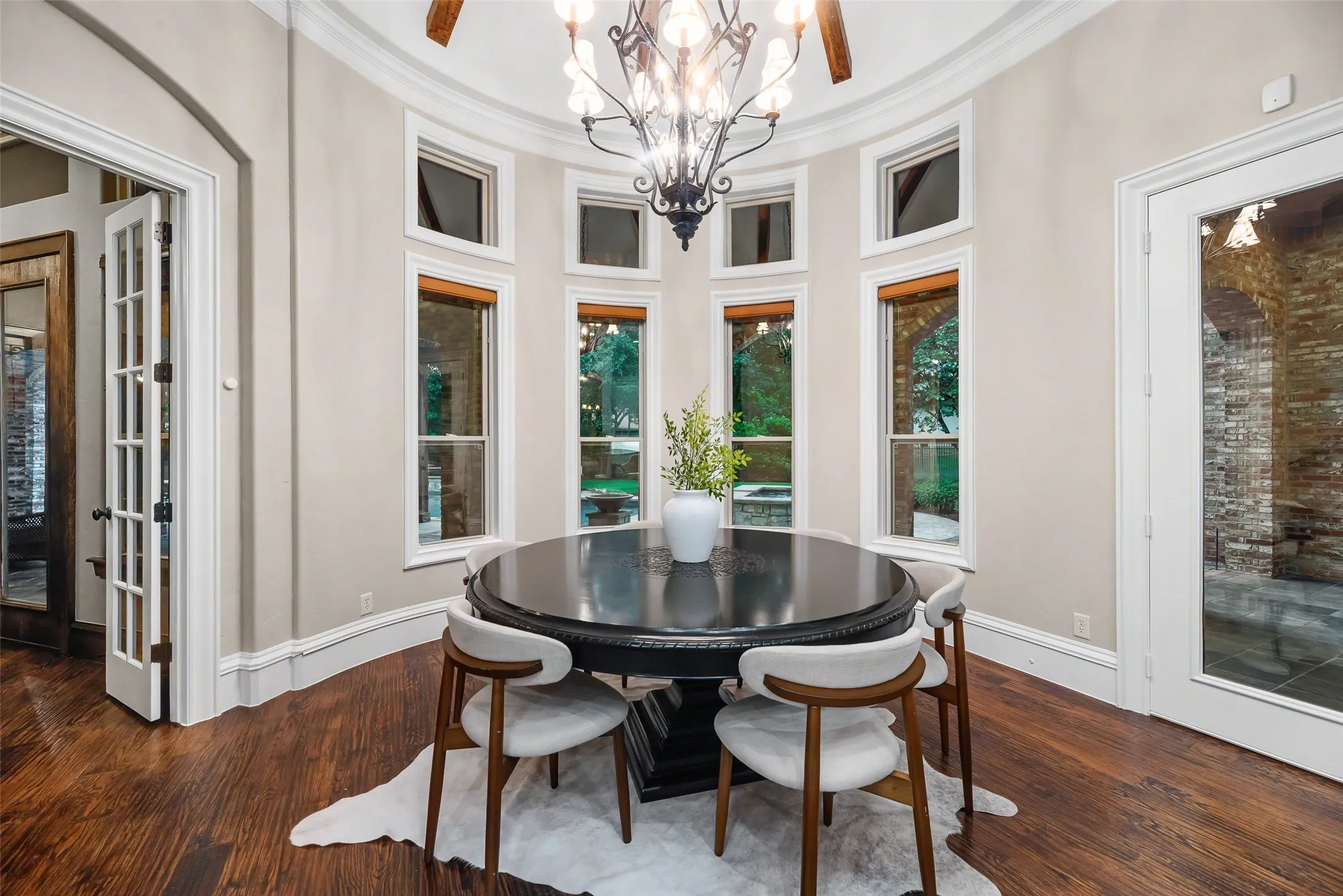 Single Family Residence For Sale in Tarrant County , 1851 Beam Drive, Southlake, Texas 76092, 5 Bedroom, 6 Bathroom, 4 Garage spaces, 6,115 Sqft, built in 2008, mls#21359752, Real Estate Agent in Southlake, Homes For Sale in Tarrant county, Homes For Sale in Southlake, Realtor in Southlake Texas, Real Estate Brokerage Independent Realty Texas, Luminita Cordes Realtor