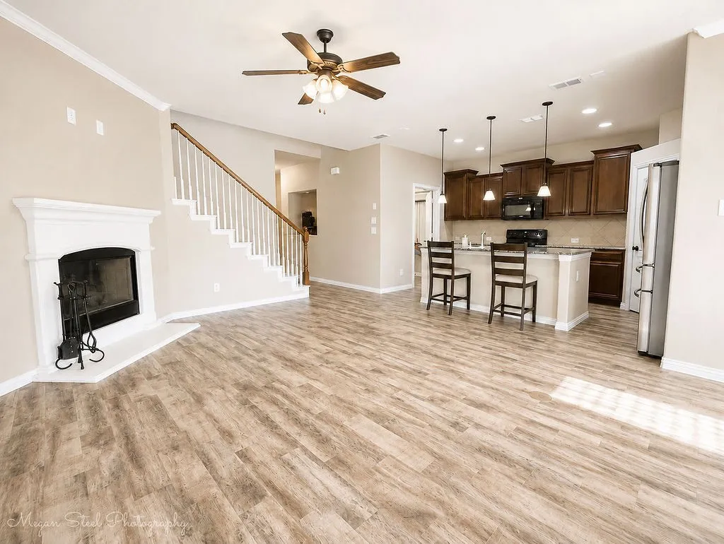 Single Family Residence For Sale in Parker County , 1533 Salado Trail, Weatherford, Texas 76087, 4 Bedroom, 3 Bathroom, 2 Garage spaces, 2,193 Sqft, built in 2013, mls#21358403, Real Estate Agent in Weatherford, Homes For Sale in Parker county, Homes For Sale in Weatherford, Realtor in Weatherford Texas, Real Estate Brokerage Independent Realty Texas, Luminita Cordes Realtor