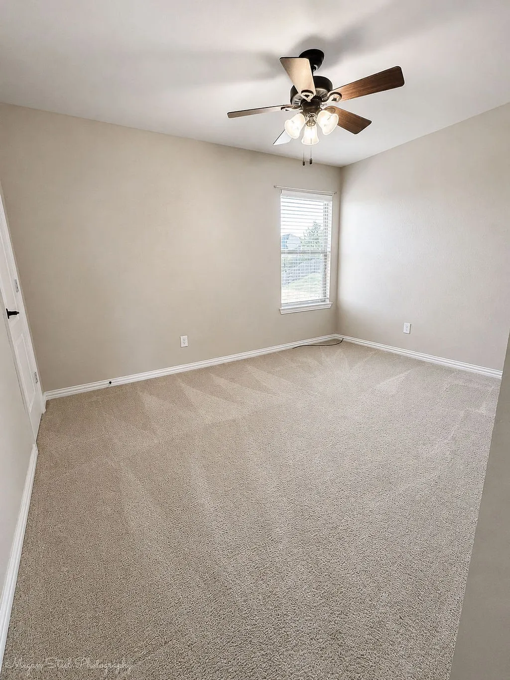 Single Family Residence For Sale in Parker County , 1533 Salado Trail, Weatherford, Texas 76087, 4 Bedroom, 3 Bathroom, 2 Garage spaces, 2,193 Sqft, built in 2013, mls#21358403, Real Estate Agent in Weatherford, Homes For Sale in Parker county, Homes For Sale in Weatherford, Realtor in Weatherford Texas, Real Estate Brokerage Independent Realty Texas, Luminita Cordes Realtor