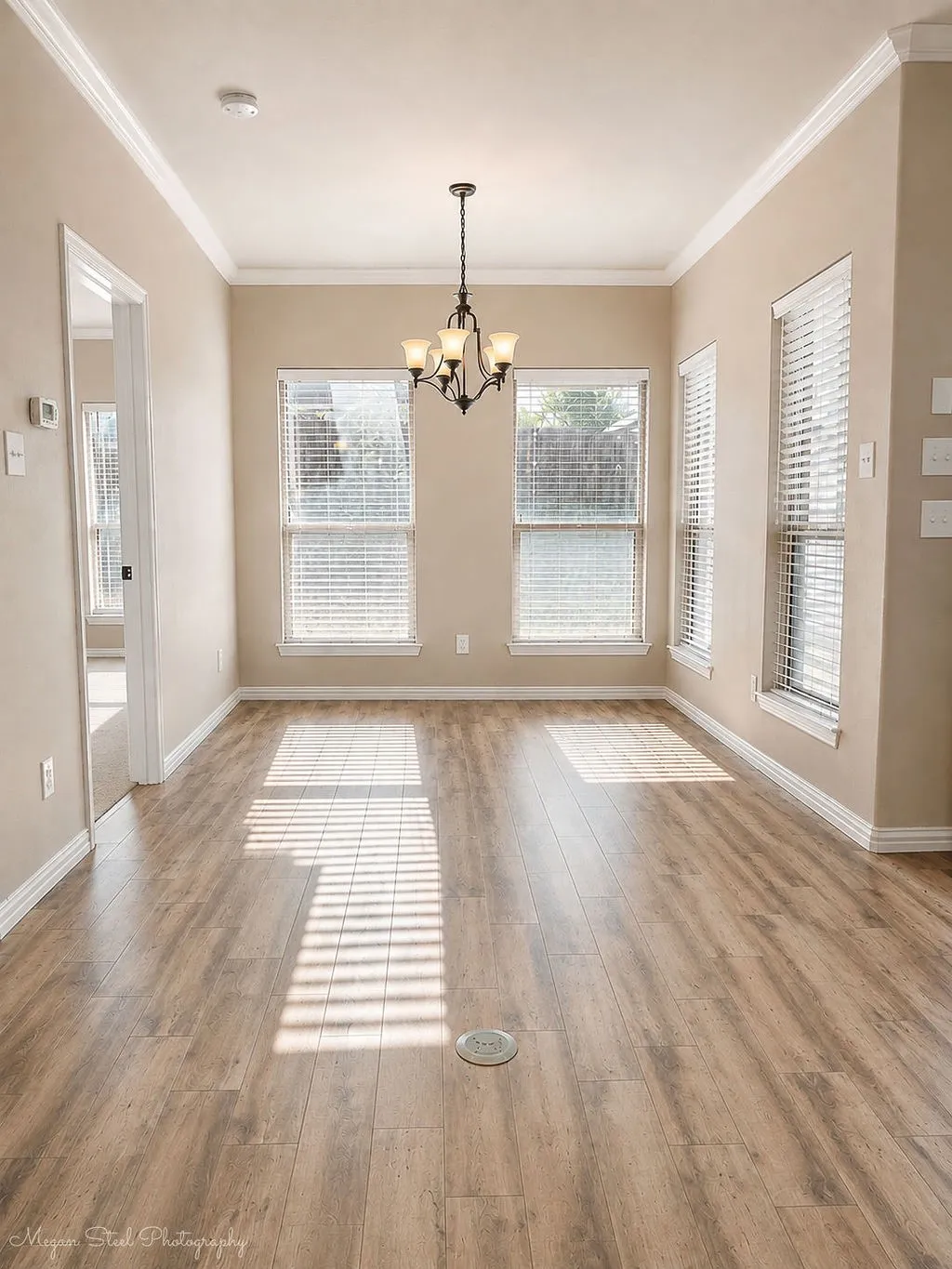 Single Family Residence For Sale in Parker County , 1533 Salado Trail, Weatherford, Texas 76087, 4 Bedroom, 3 Bathroom, 2 Garage spaces, 2,193 Sqft, built in 2013, mls#21358403, Real Estate Agent in Weatherford, Homes For Sale in Parker county, Homes For Sale in Weatherford, Realtor in Weatherford Texas, Real Estate Brokerage Independent Realty Texas, Luminita Cordes Realtor