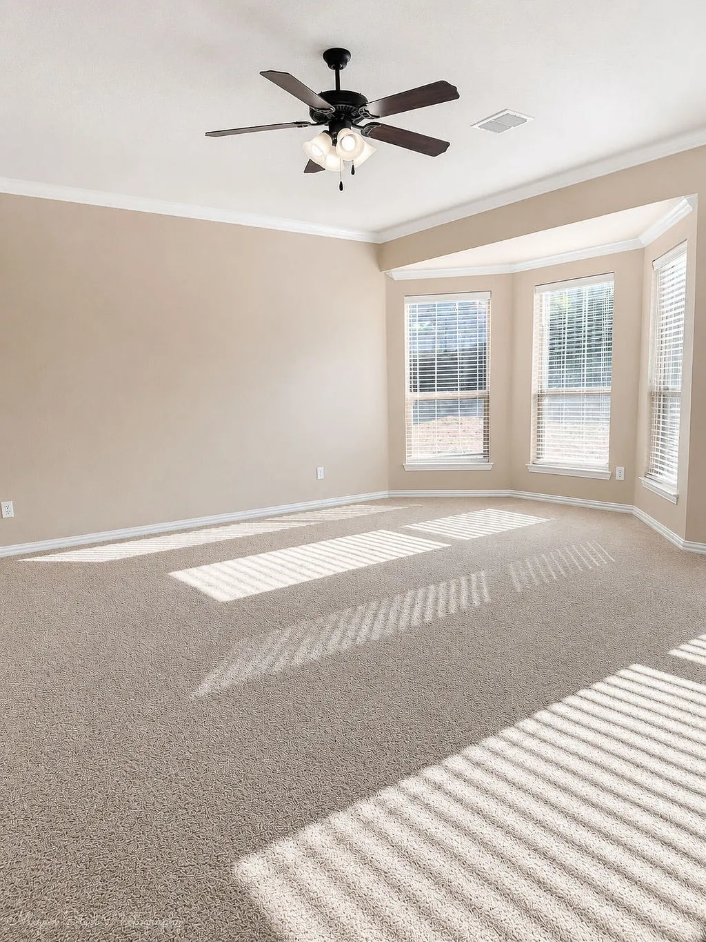 Single Family Residence For Sale in Parker County , 1533 Salado Trail, Weatherford, Texas 76087, 4 Bedroom, 3 Bathroom, 2 Garage spaces, 2,193 Sqft, built in 2013, mls#21358403, Real Estate Agent in Weatherford, Homes For Sale in Parker county, Homes For Sale in Weatherford, Realtor in Weatherford Texas, Real Estate Brokerage Independent Realty Texas, Luminita Cordes Realtor