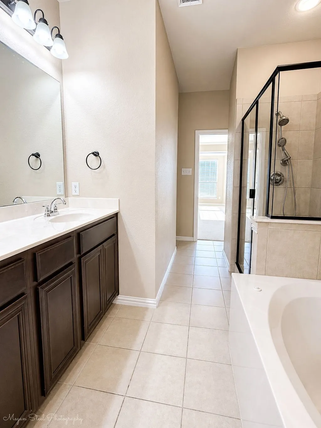 Single Family Residence For Sale in Parker County , 1533 Salado Trail, Weatherford, Texas 76087, 4 Bedroom, 3 Bathroom, 2 Garage spaces, 2,193 Sqft, built in 2013, mls#21358403, Real Estate Agent in Weatherford, Homes For Sale in Parker county, Homes For Sale in Weatherford, Realtor in Weatherford Texas, Real Estate Brokerage Independent Realty Texas, Luminita Cordes Realtor